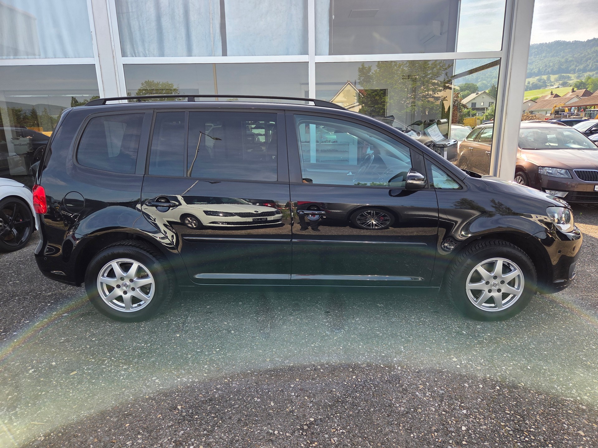 VW Touran 1.4 TSI Comfortline Ausführung 7 Sitzplätze-image-6