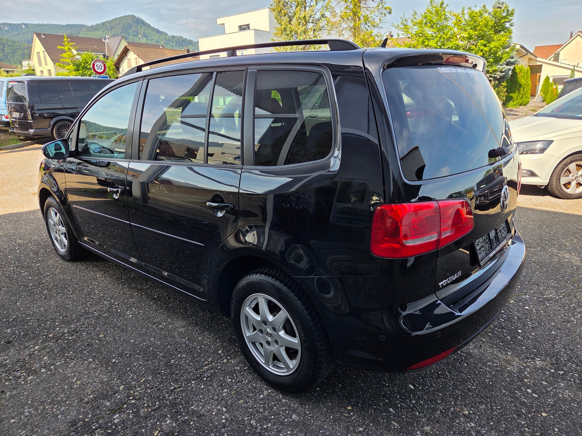 VW Touran 1.4 TSI Comfortline Ausführung 7 Sitzplätze-image-3