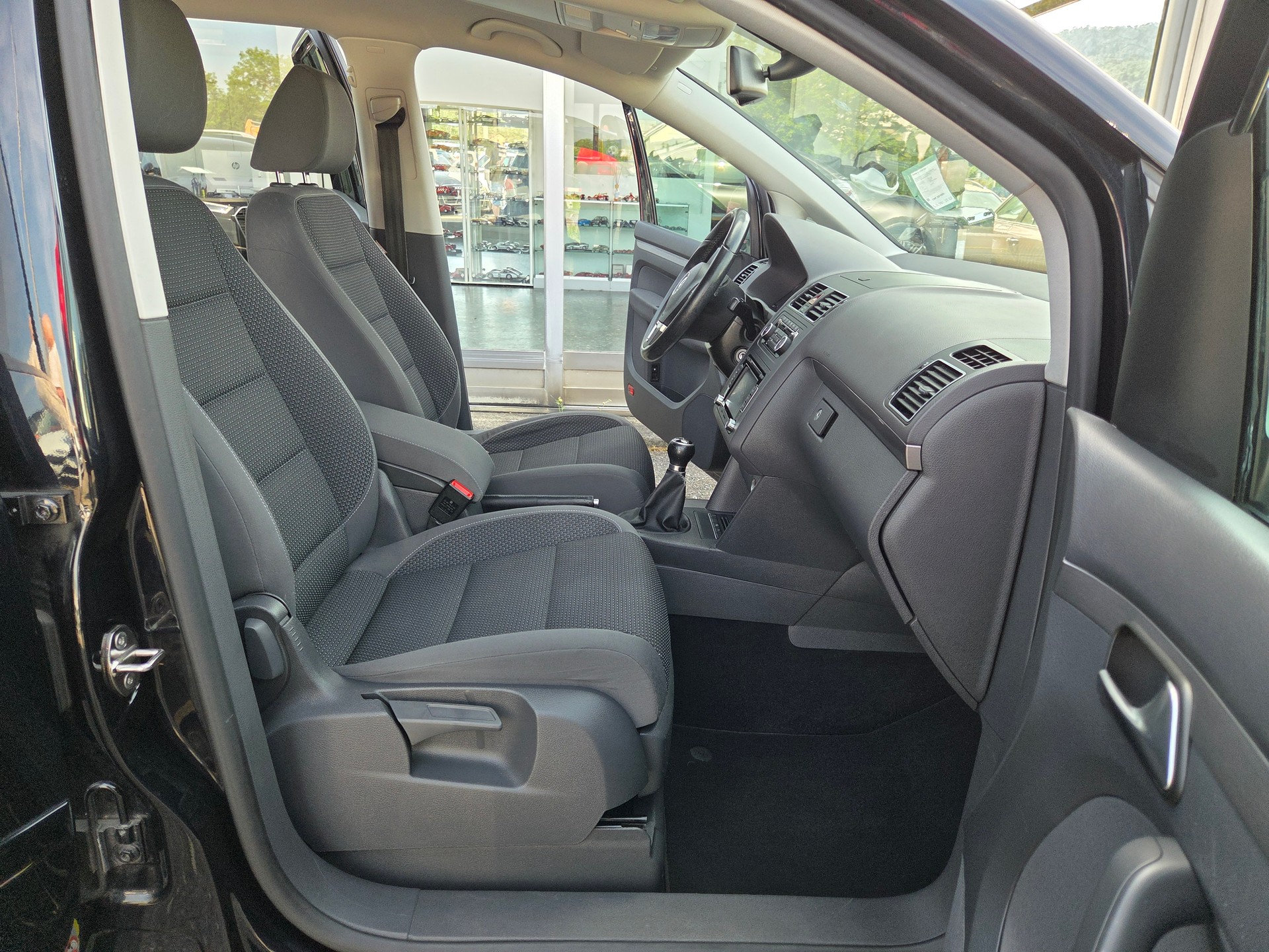 VW Touran 1.4 TSI Comfortline Ausführung 7 Sitzplätze-image-9