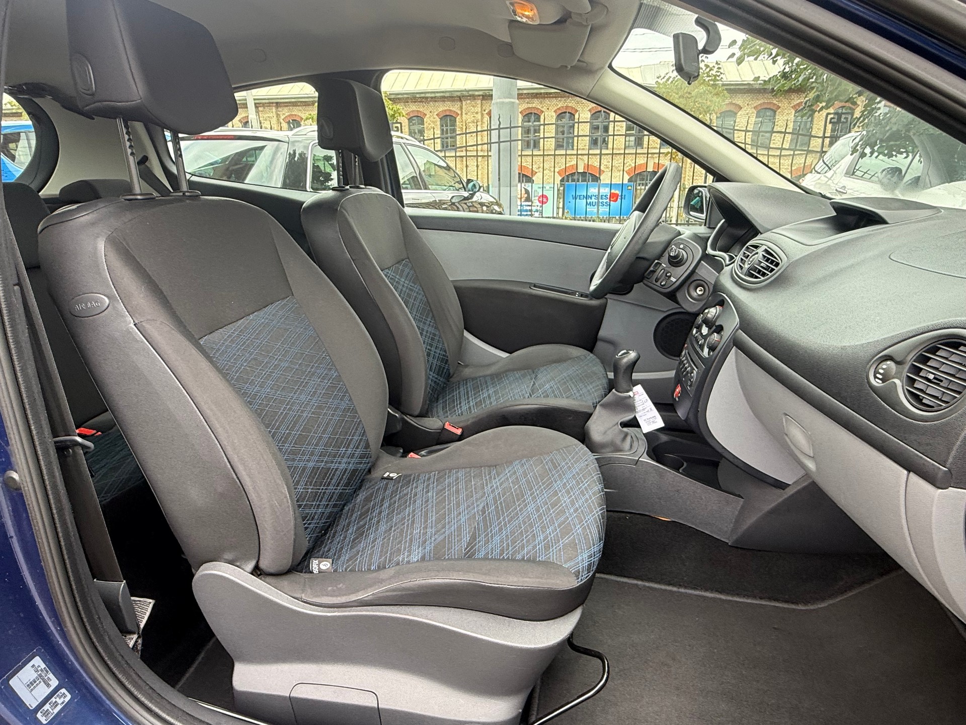 RENAULT Clio 1.2 16V Expression-image-12