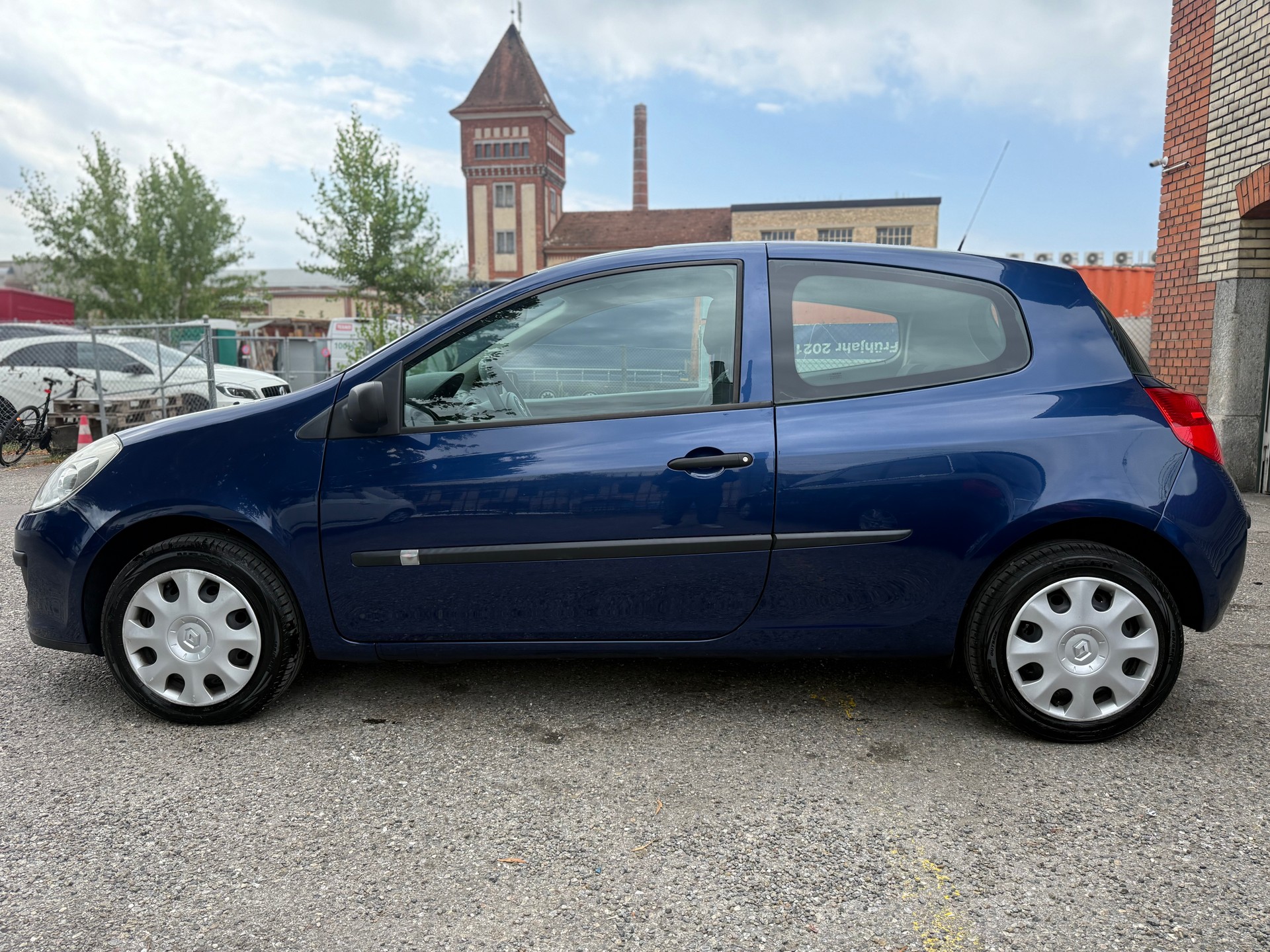 RENAULT Clio 1.2 16V Expression-image-4