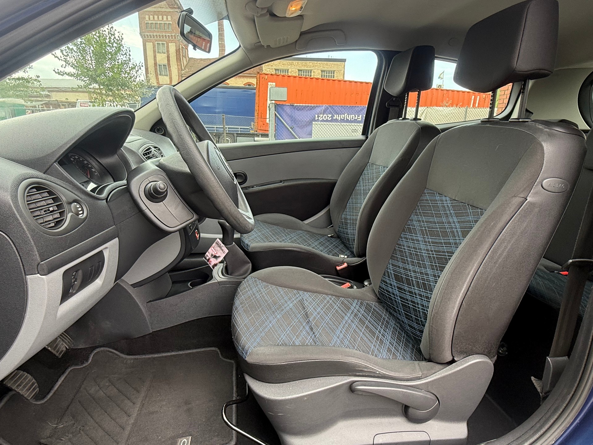 RENAULT Clio 1.2 16V Expression-image-11