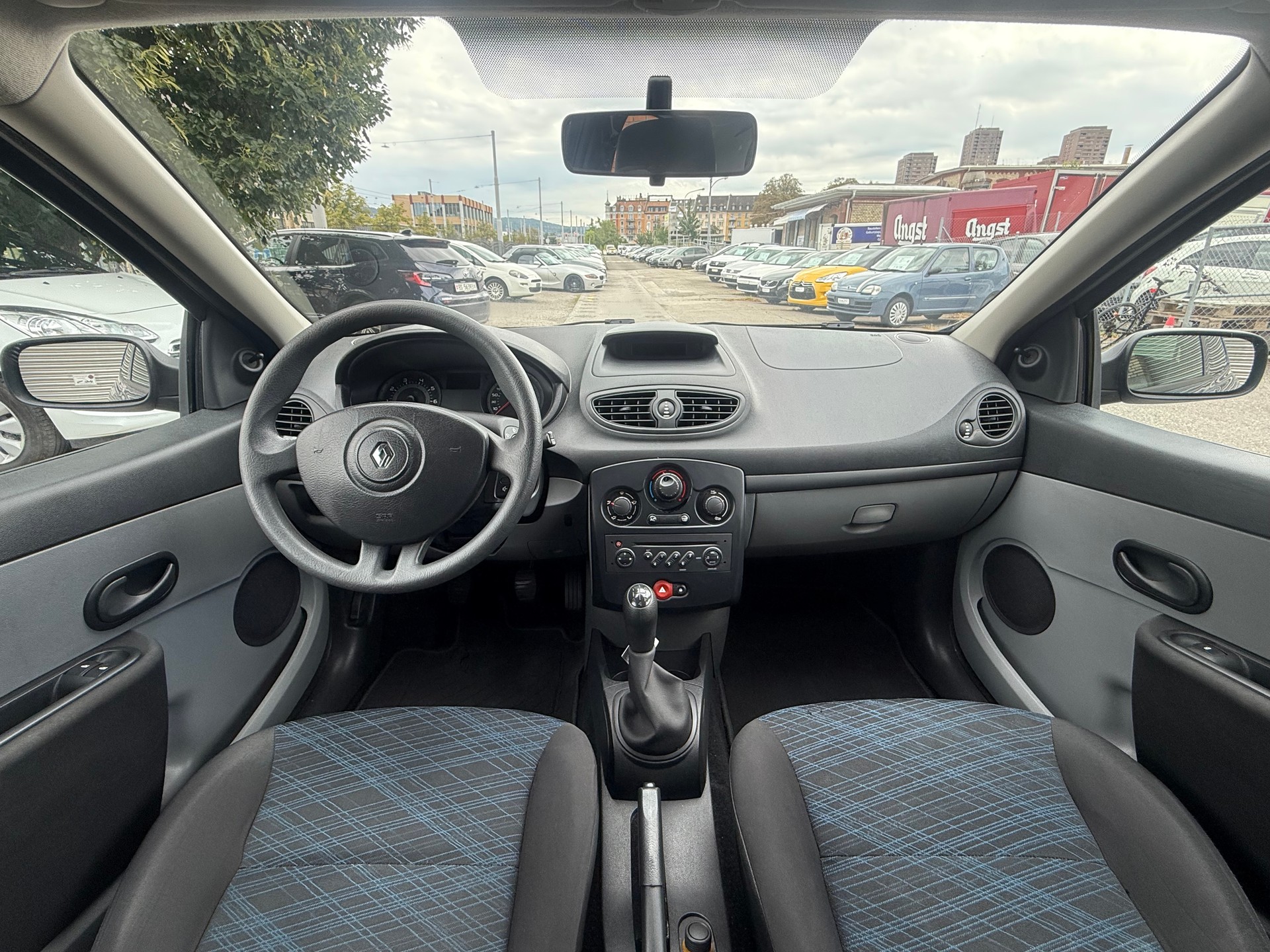 RENAULT Clio 1.2 16V Expression-image-9