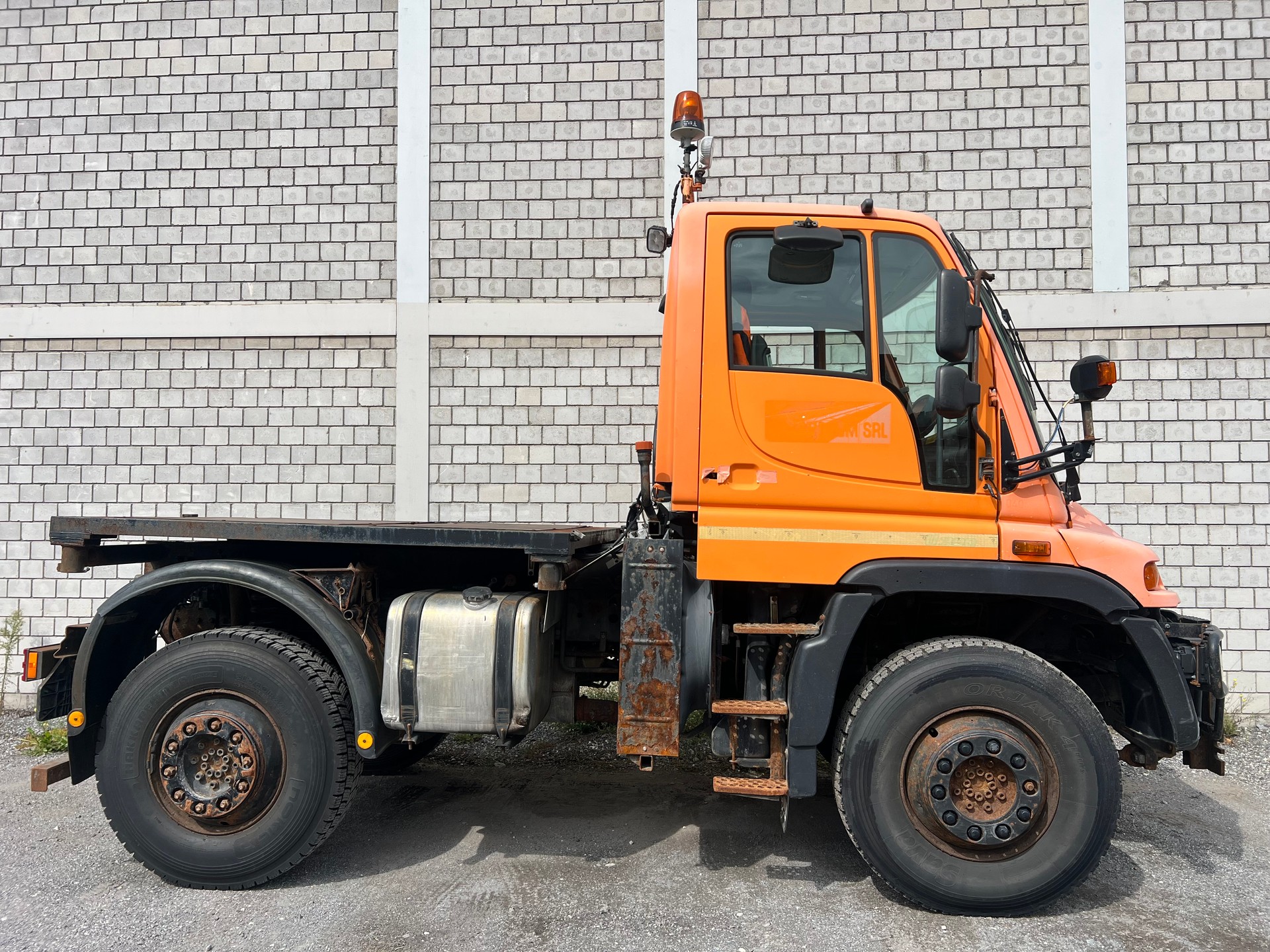 UNIMOG U 400-image-3