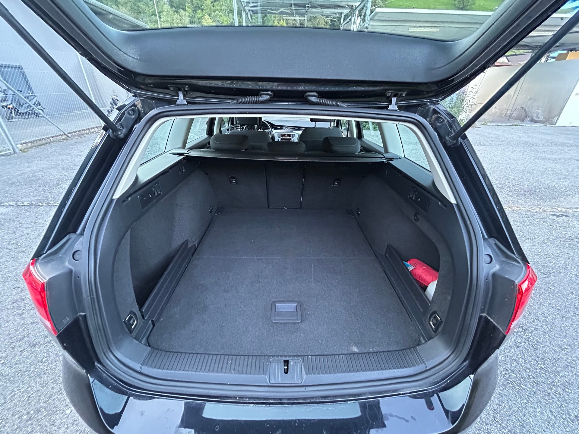 VW Passat Variant 2.0 TDI BMT Comfortline DSG-image-12