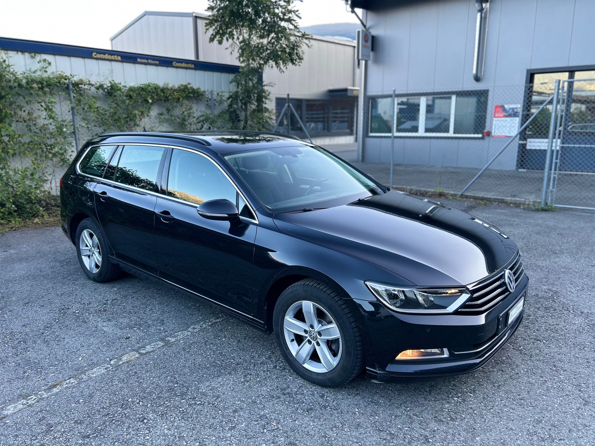 VW Passat Variant 2.0 TDI BMT Comfortline DSG-image-1