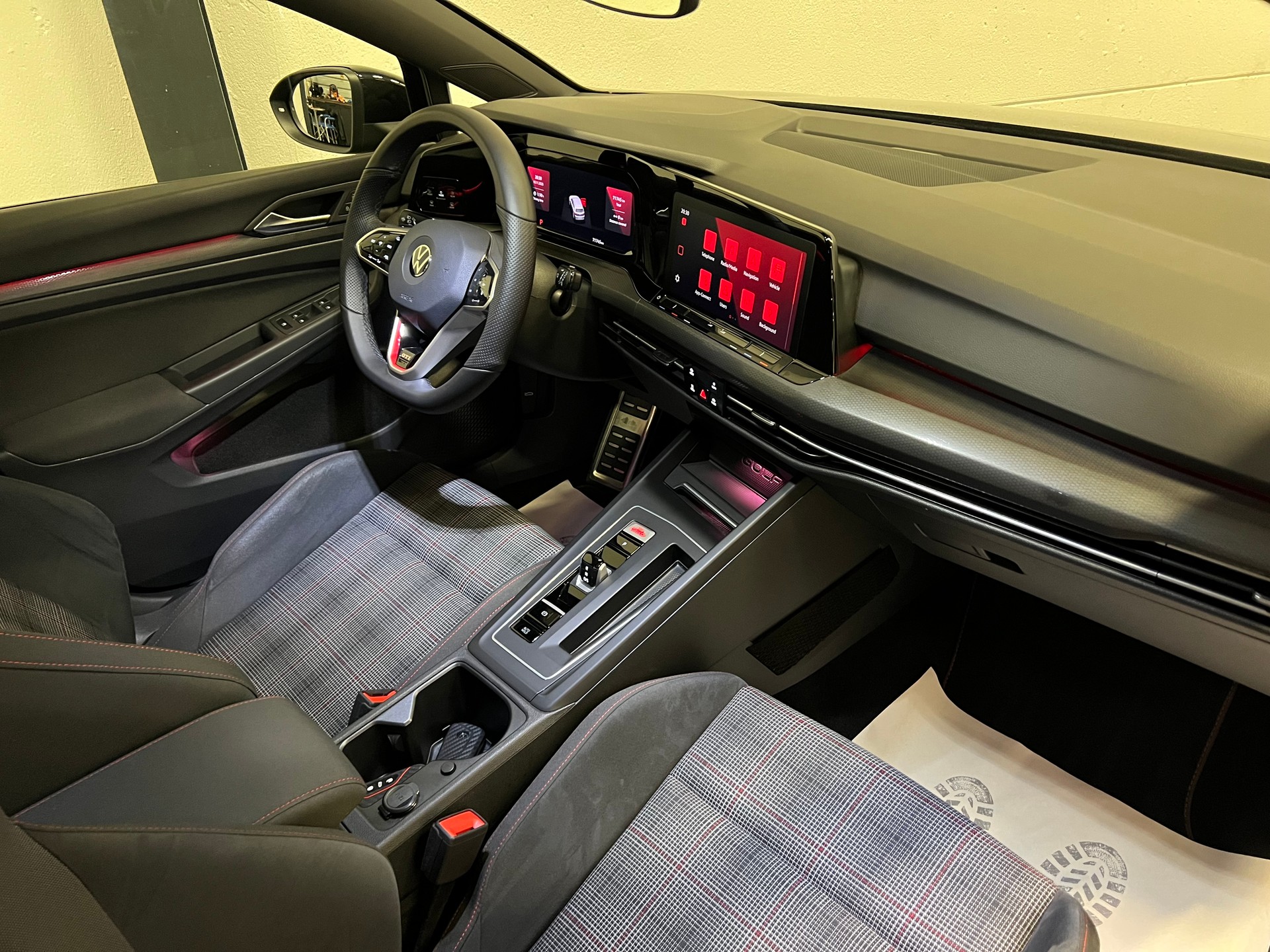 VW Golf 2.0 TSI GTI DSG-image-17