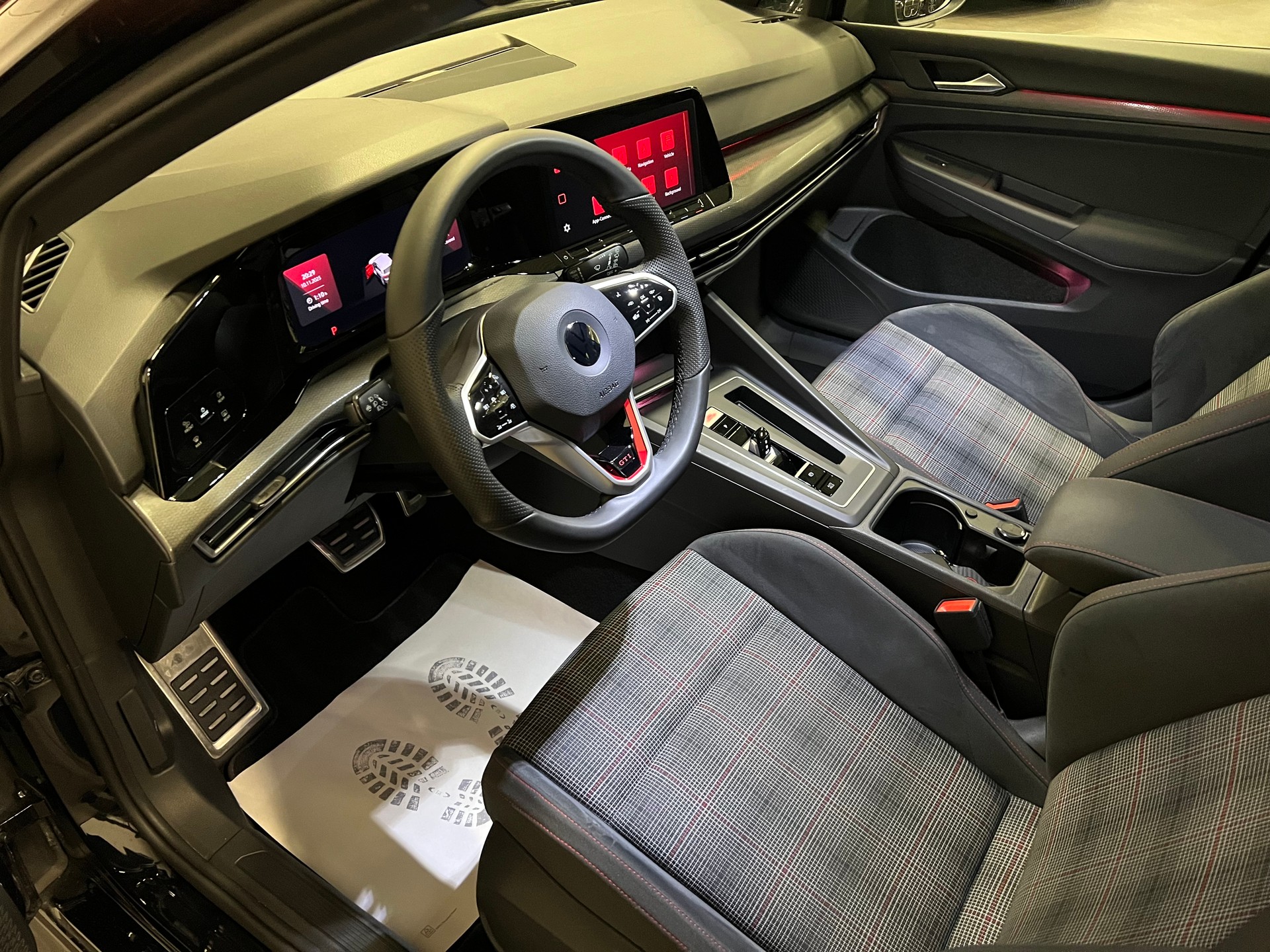 VW Golf 2.0 TSI GTI DSG-image-15