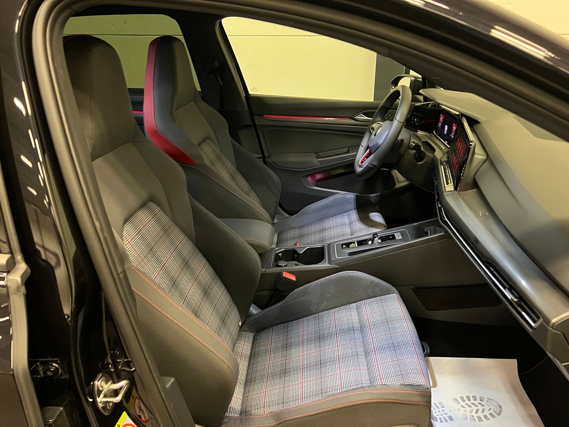 VW Golf 2.0 TSI GTI DSG-image-18