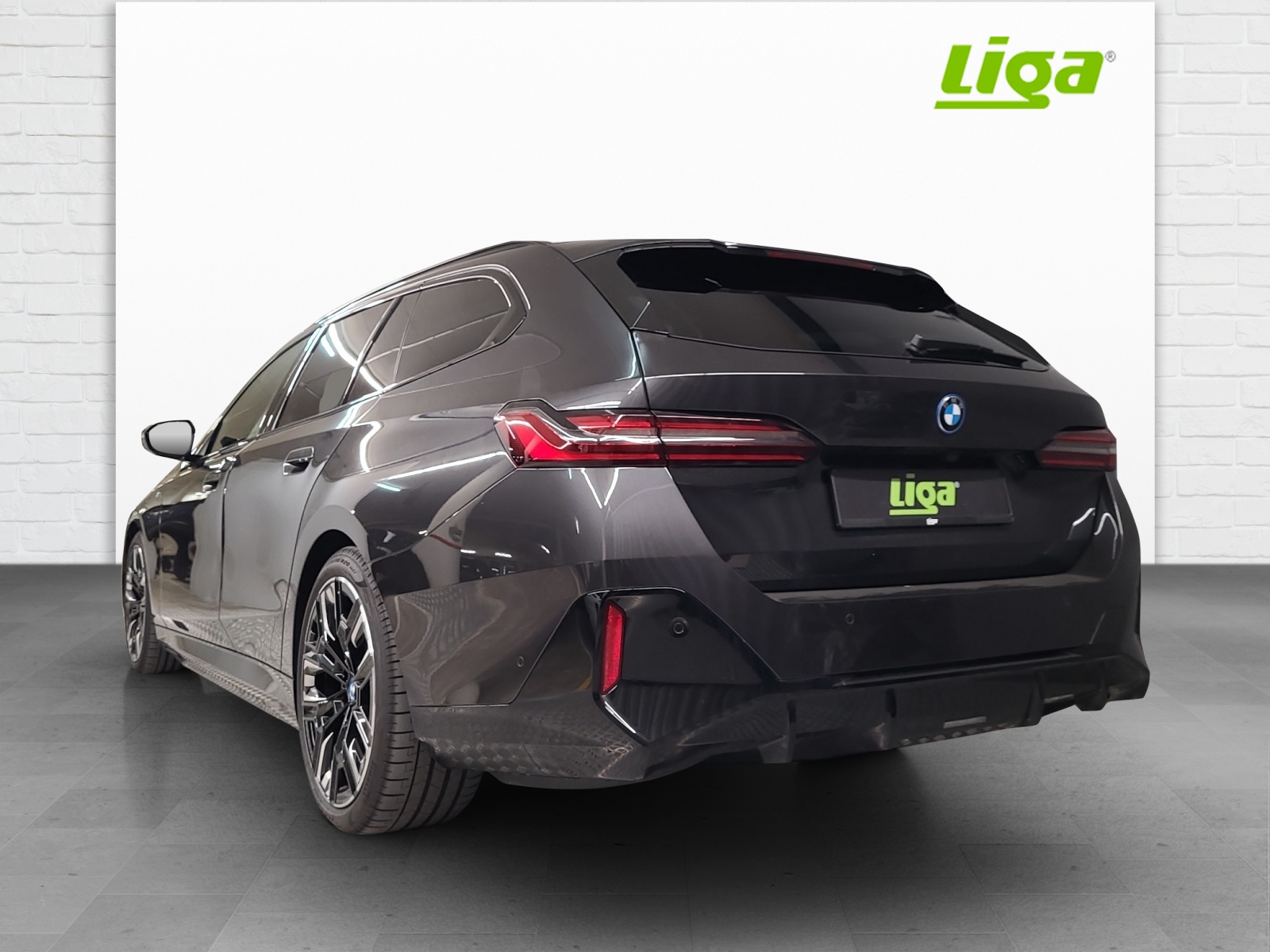 BMW i5 G61 Touring M60 xDrive-showroom-element-3