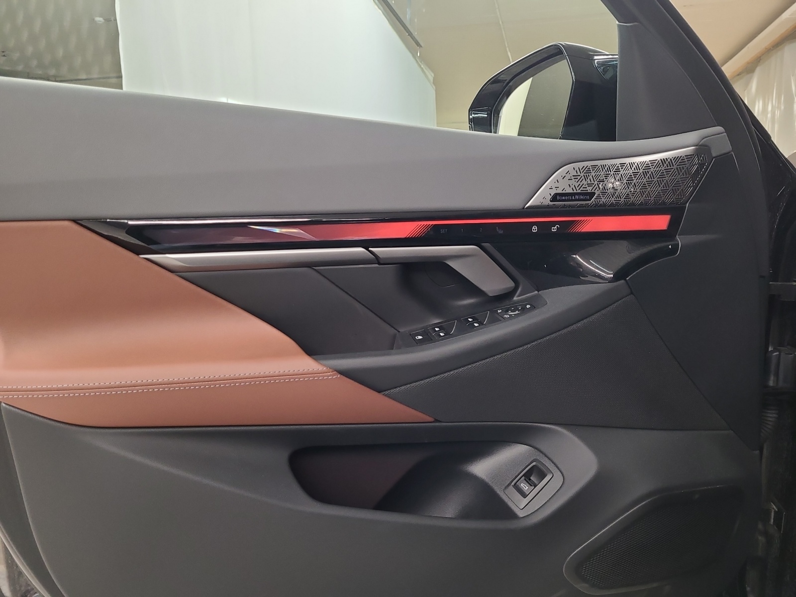 BMW i5 G61 Touring M60 xDrive-image-12