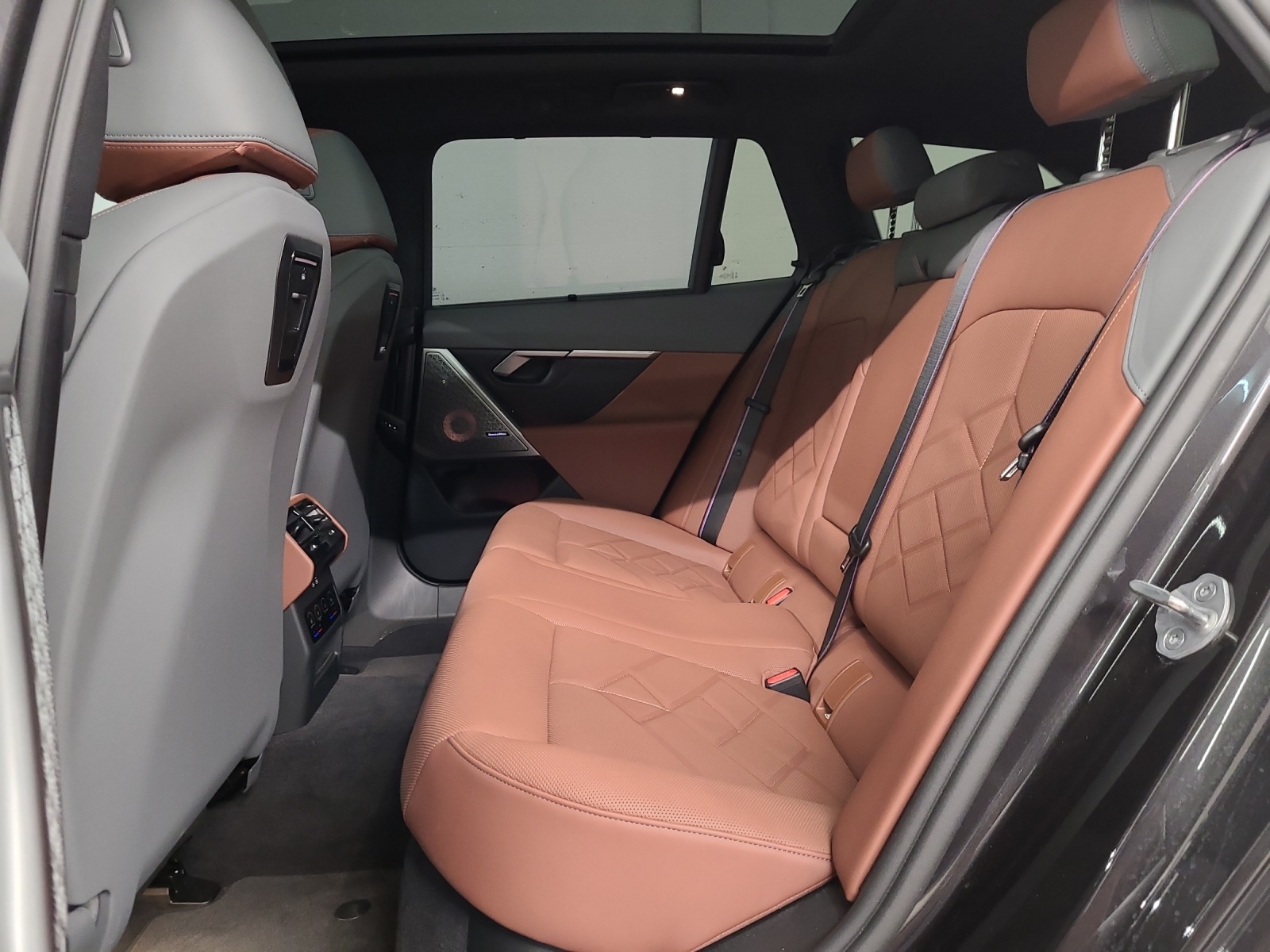 BMW i5 G61 Touring M60 xDrive-image-9