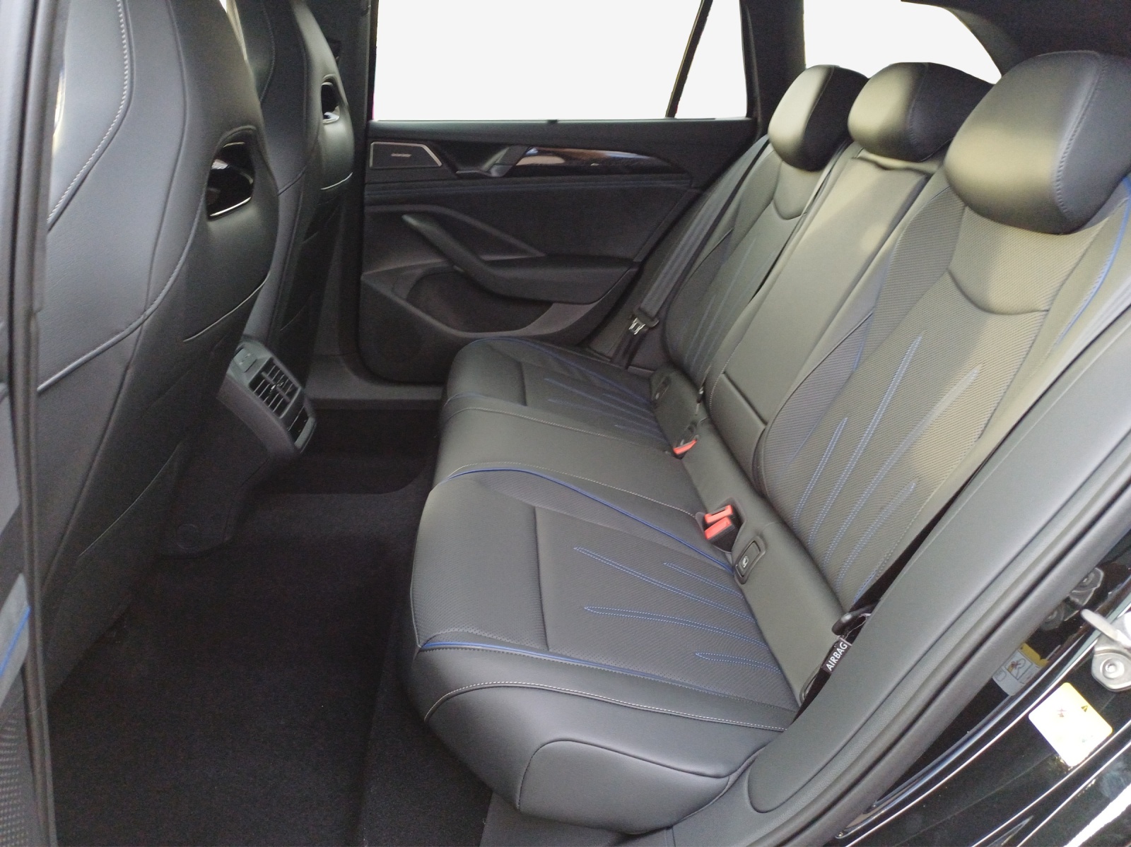 VW Passat Variant 2.0 TDI evo R-Line 4 Motion DSG-image-11