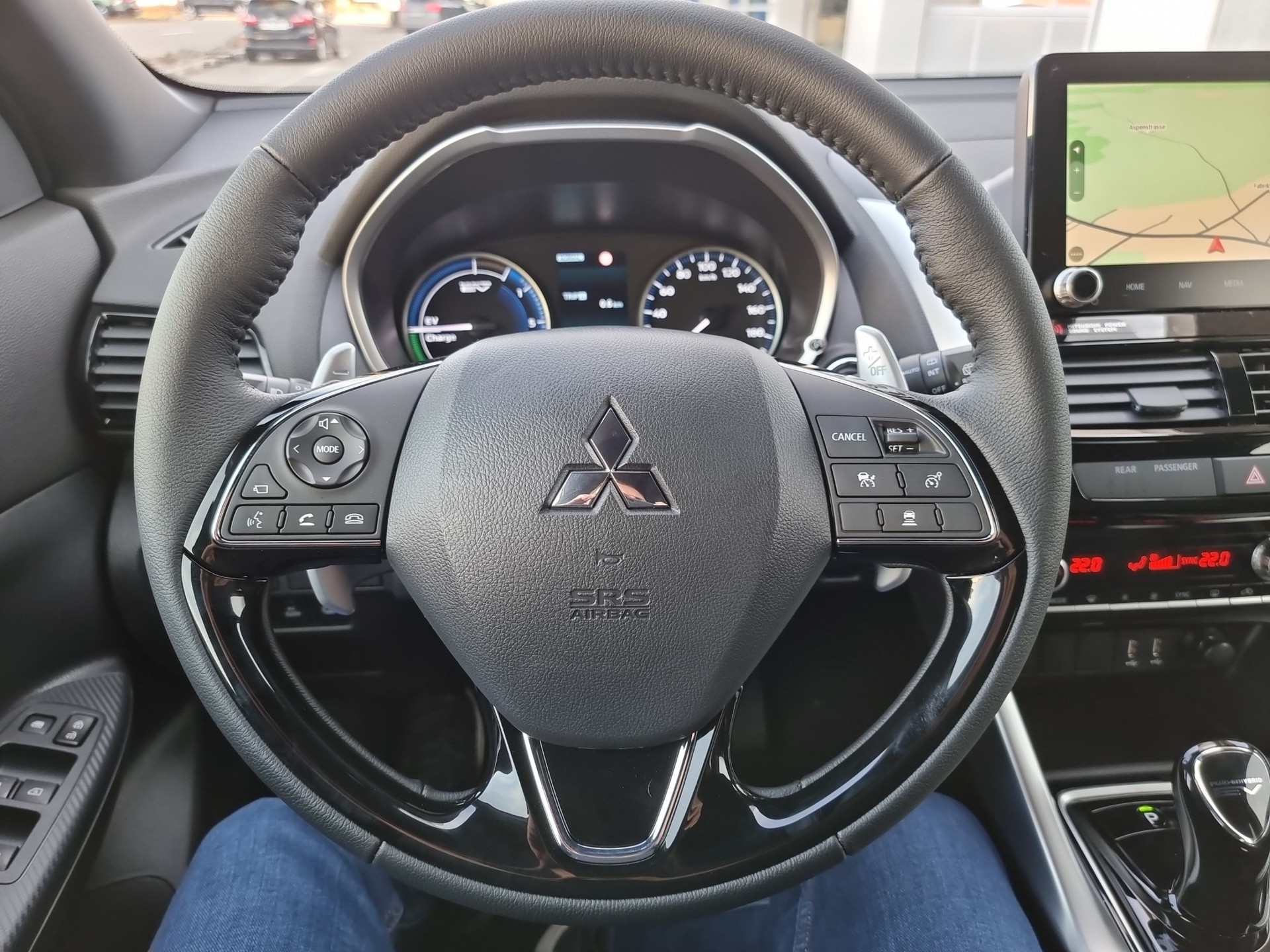 MITSUBISHI Eclipse Cross 2.4 PHEV Intense 4x4-image-9
