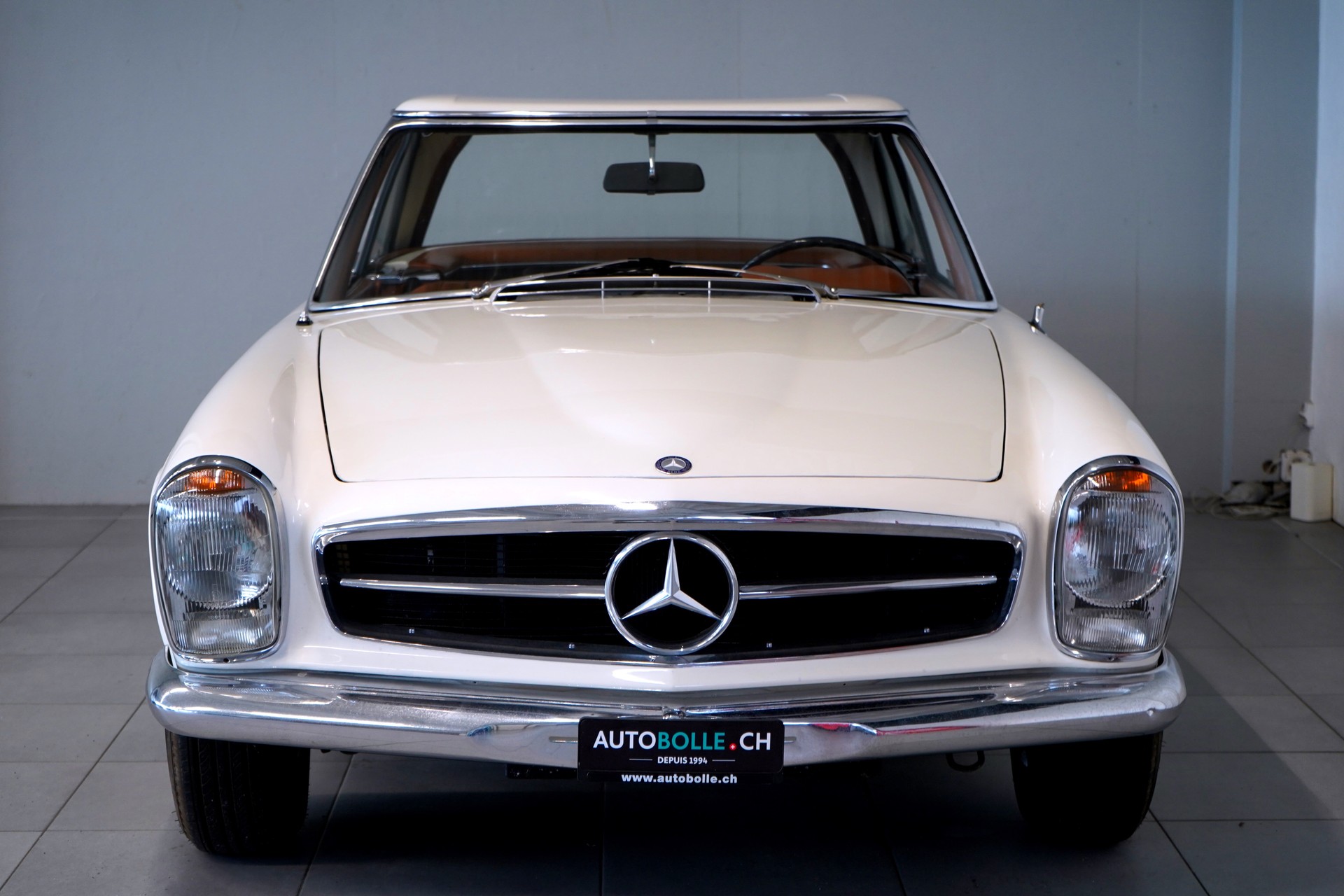 MERCEDES-BENZ 230 SL ROADSTER-showroom-element-3