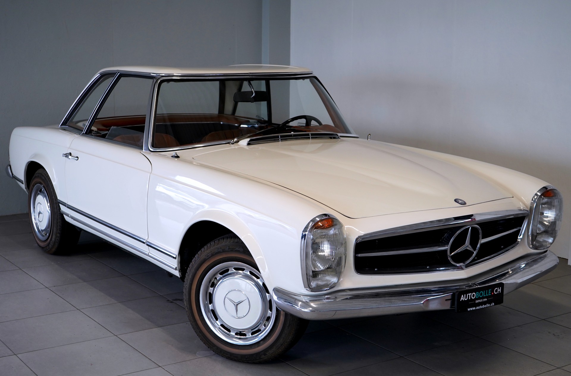MERCEDES-BENZ 230 SL ROADSTER-showroom-element-1