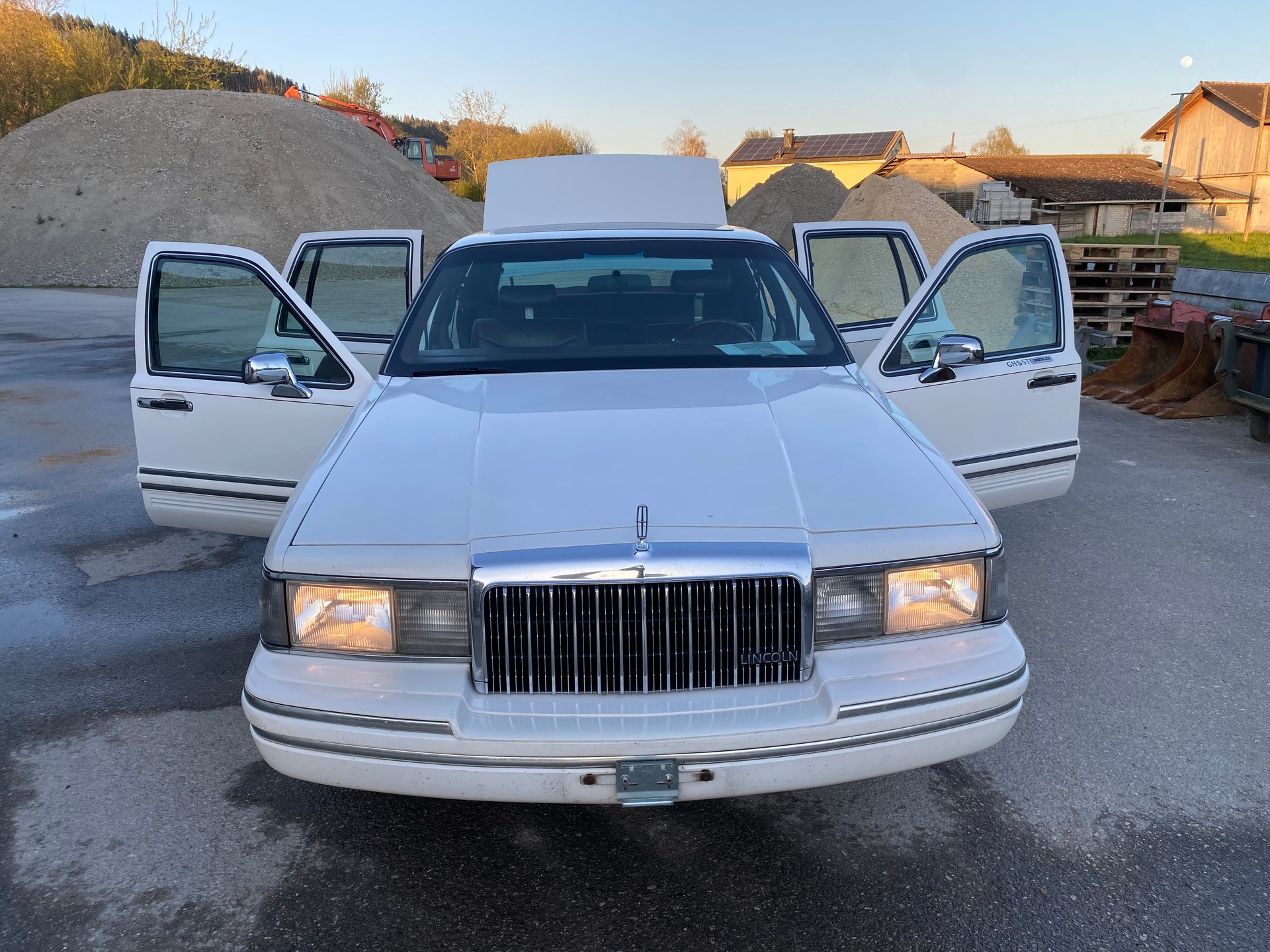 LINCOLN Lincoln Town Car-image-6