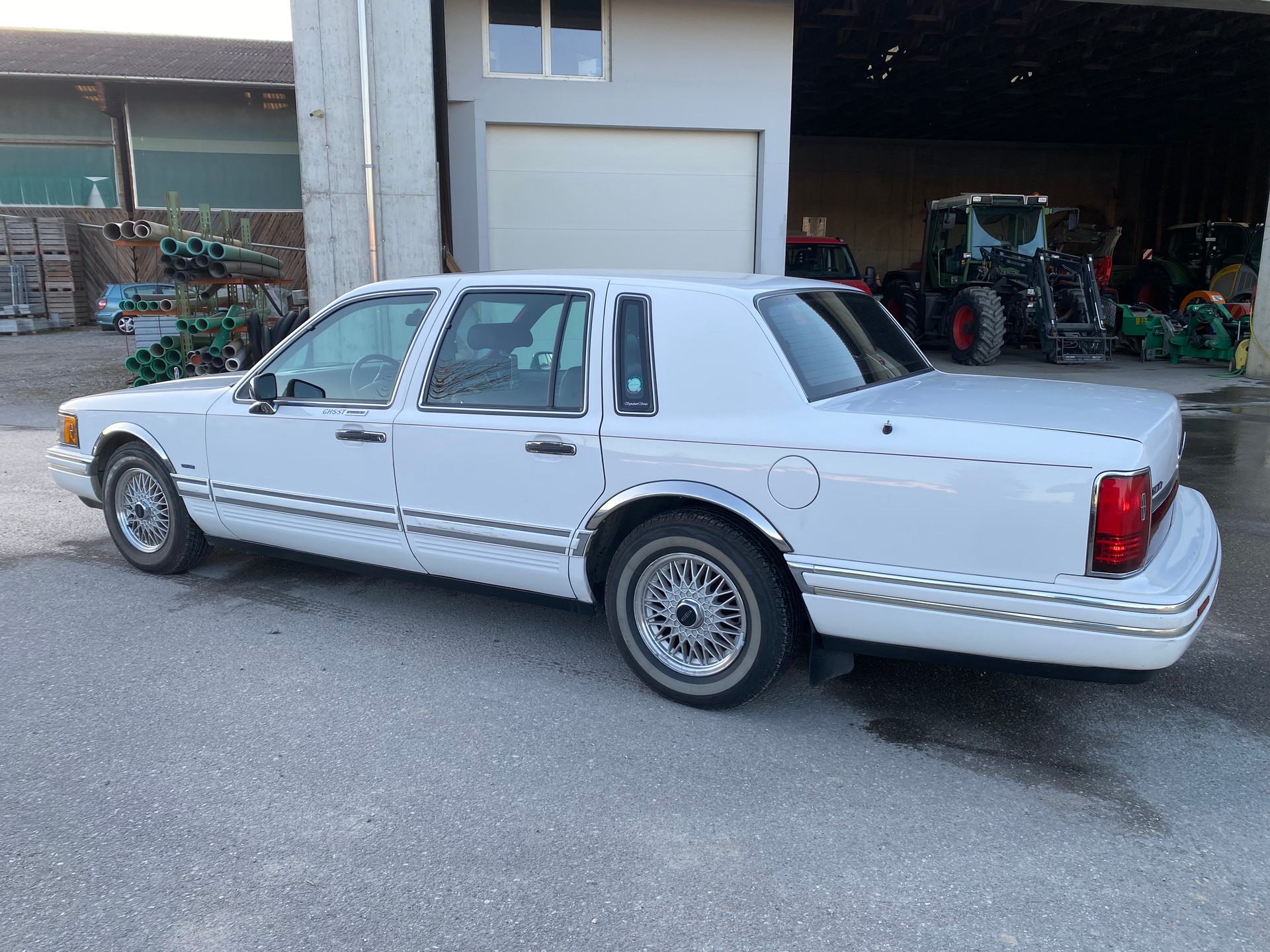 LINCOLN Lincoln Town Car-image-3