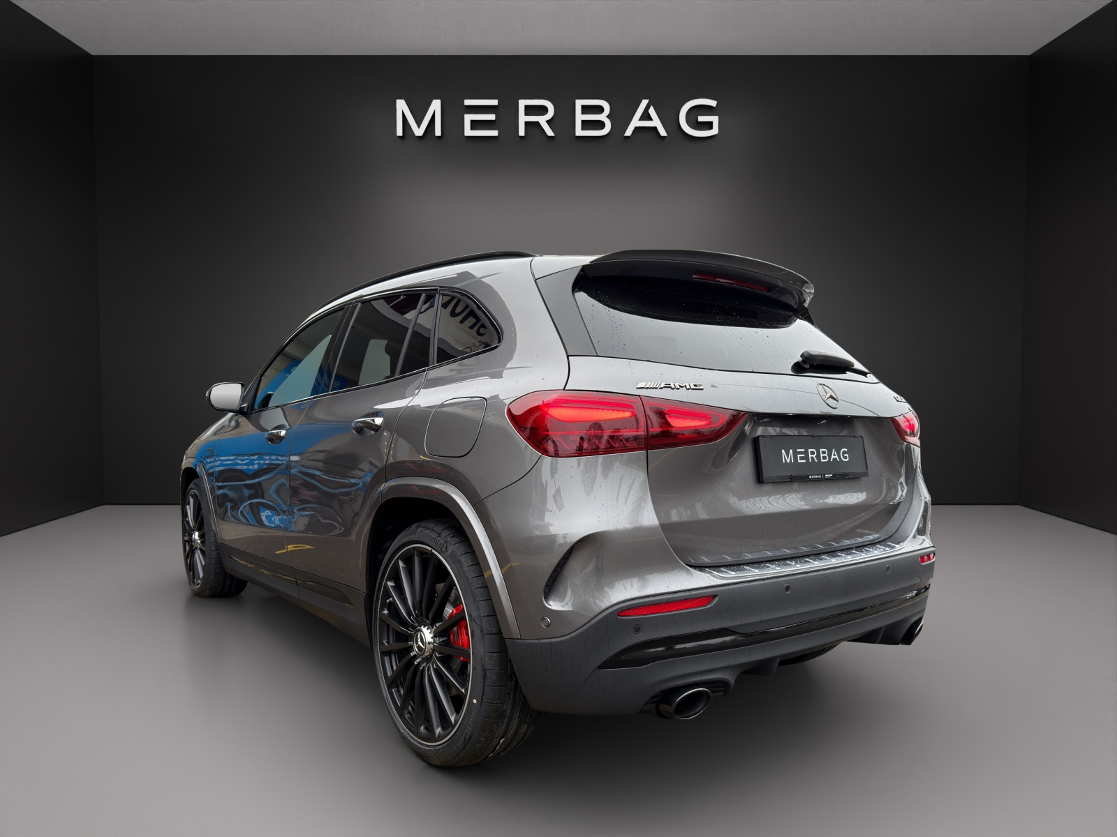 MERCEDES-BENZ GLA AMG 35 4Matic 8G-DCT-image-4