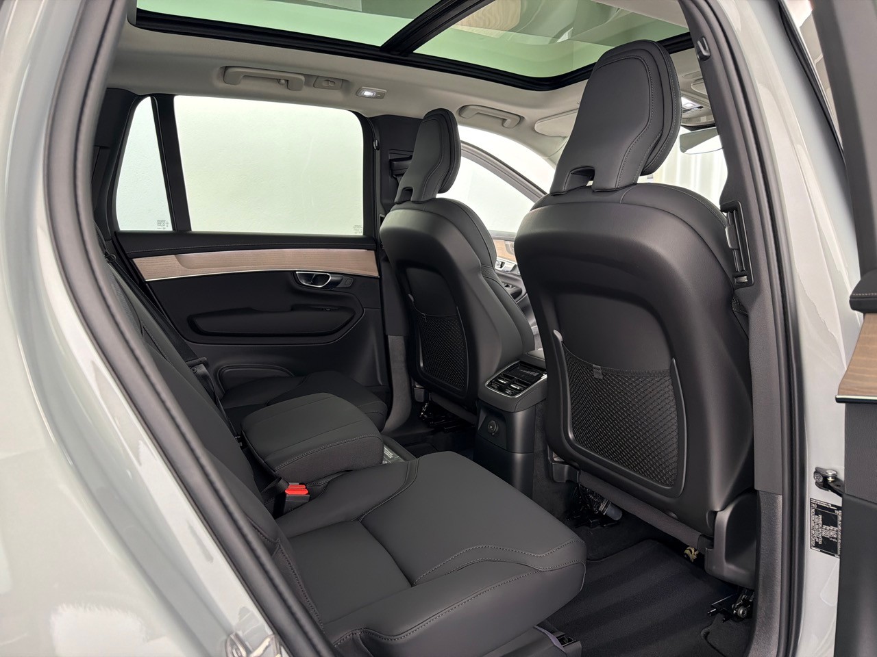 VOLVO XC90 T8 eAWD Plus Bright-image-10