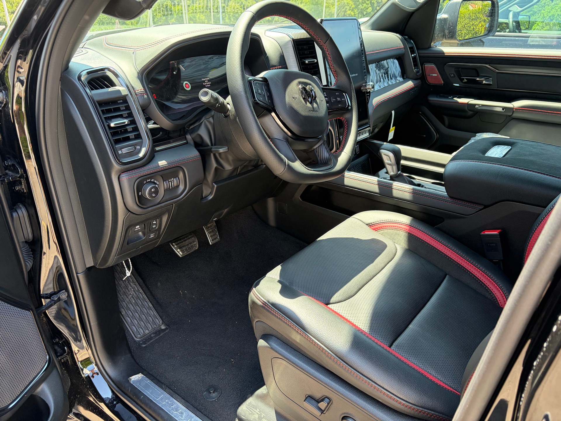 DODGE Ram 1500 RHO Crew Cab 3.0l Hurricane 4WD-image-2