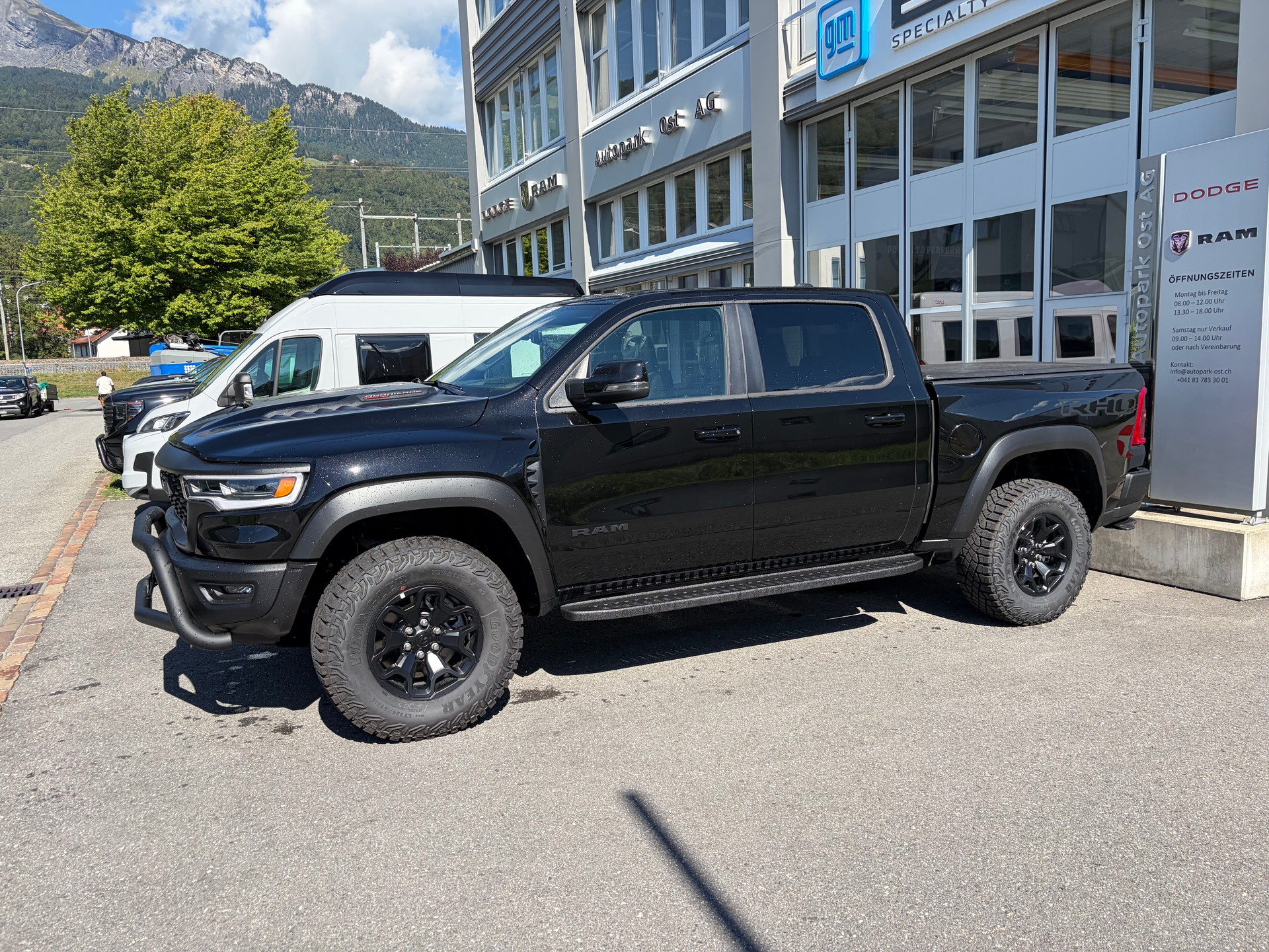 DODGE Ram 1500 RHO Crew Cab 3.0l Hurricane 4WD-image-2