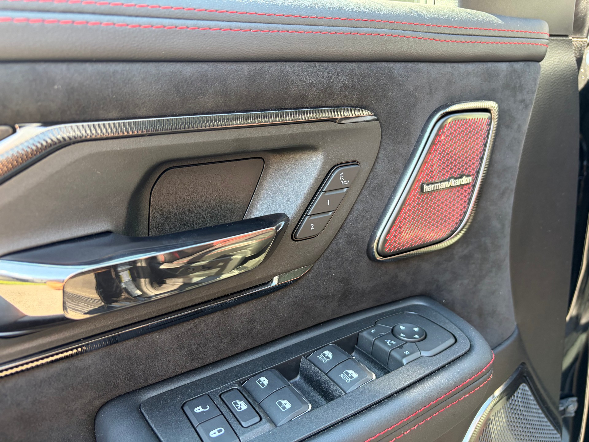 DODGE Ram 1500 RHO Crew Cab 3.0l Hurricane 4WD-image-8