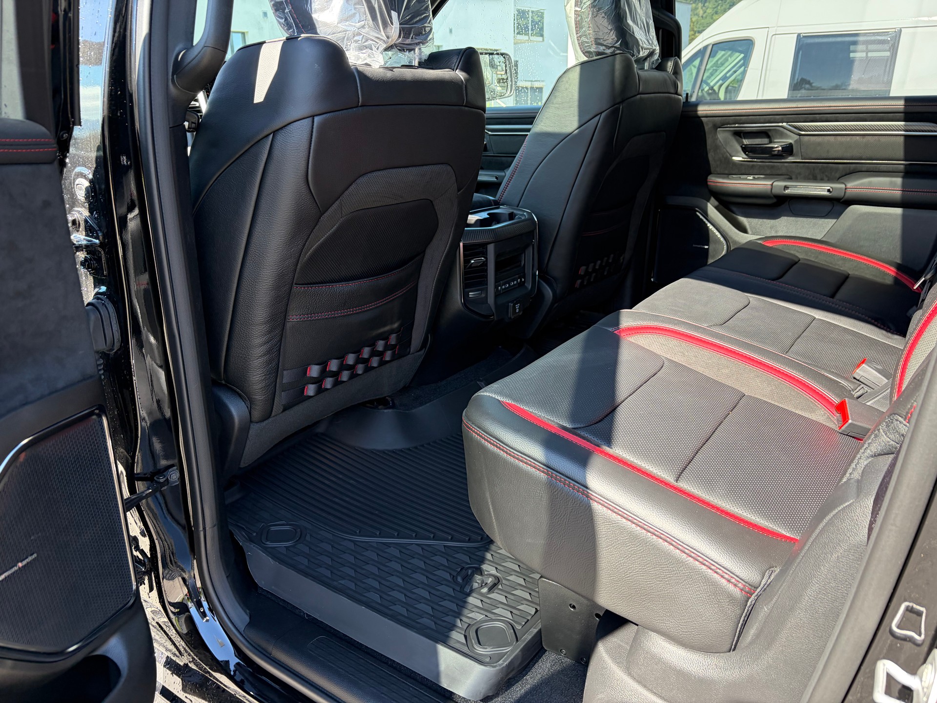 DODGE Ram 1500 RHO Crew Cab 3.0l Hurricane 4WD-image-9