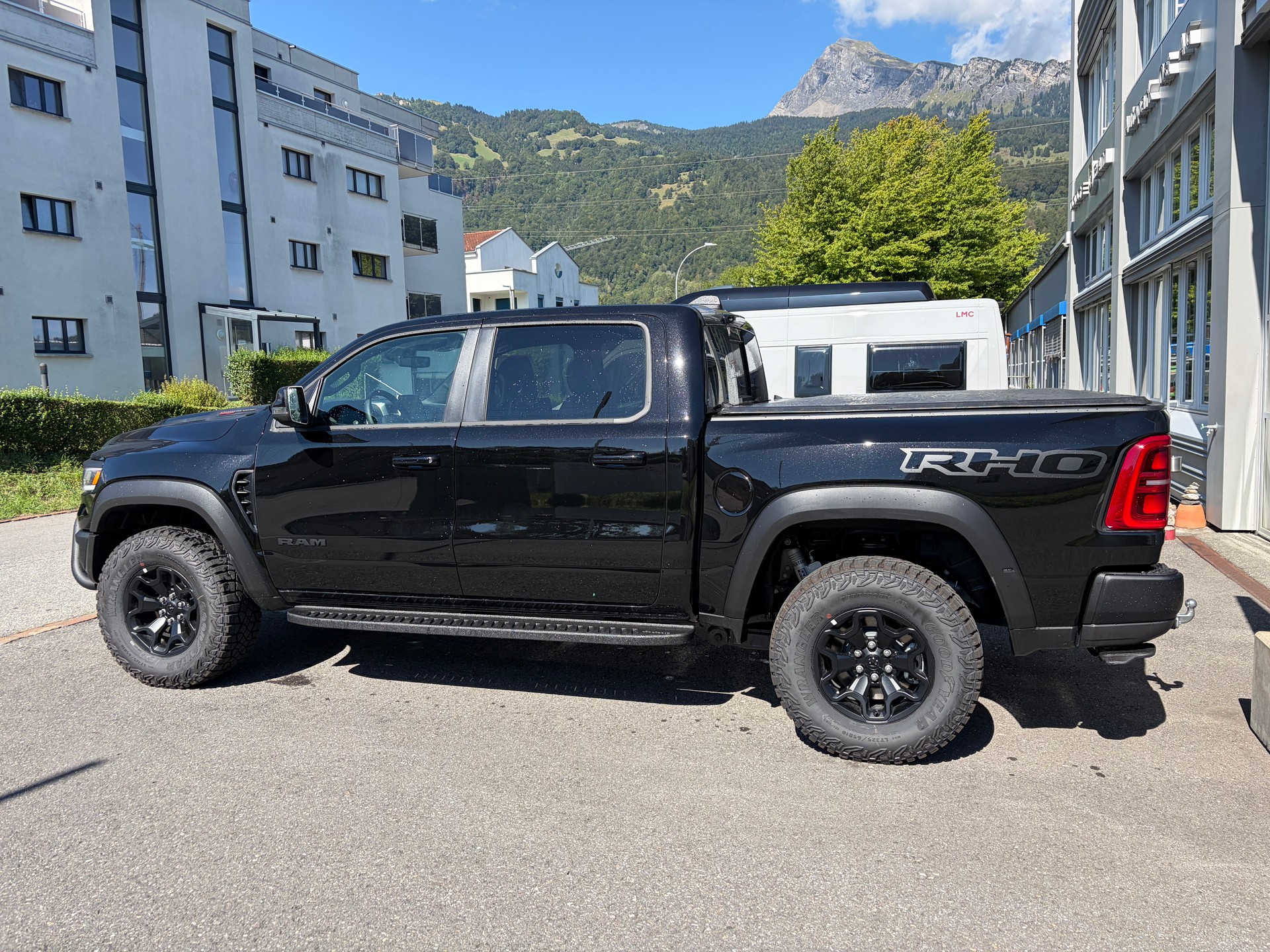 DODGE Ram 1500 RHO Crew Cab 3.0l Hurricane 4WD-image-3