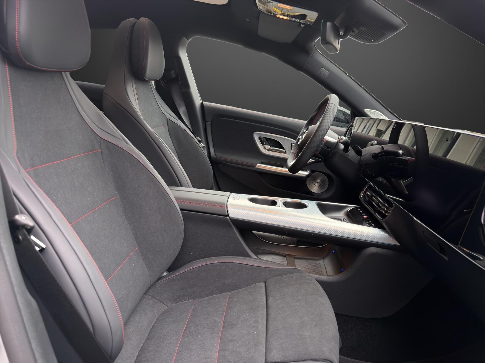 MERCEDES-BENZ CLA 350 4 Matic 85 kWh EQ-image-12