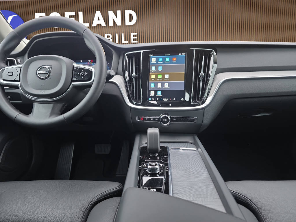 VOLVO V60 2.0 B4 Plus Dark-image-15