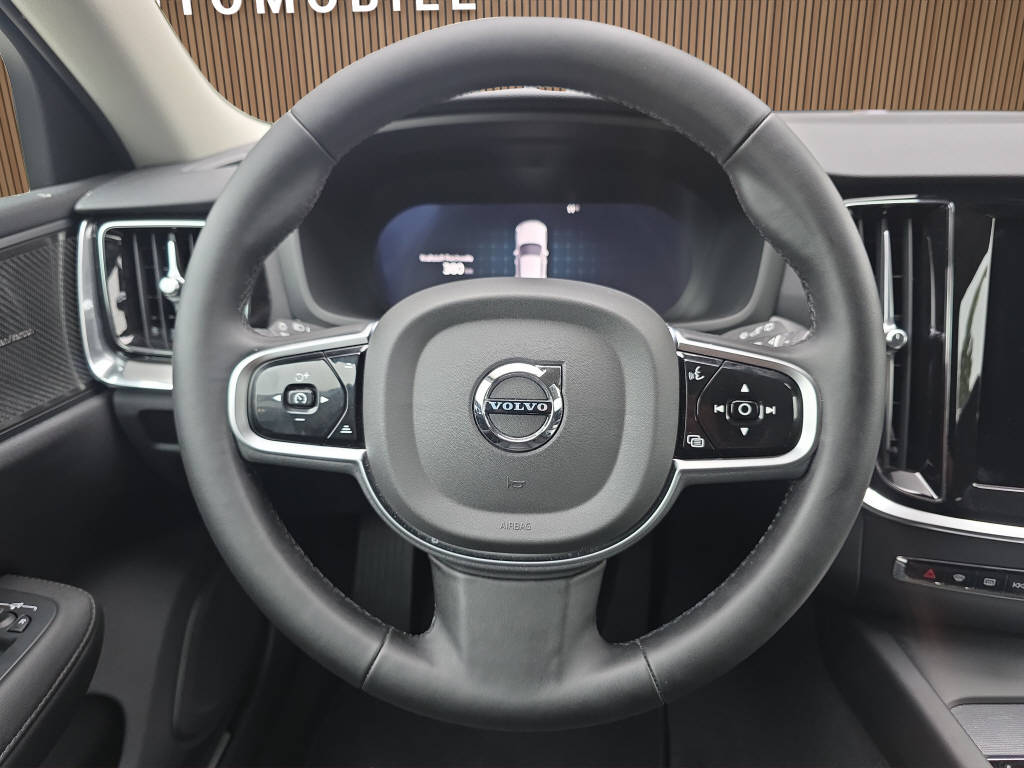 VOLVO V60 2.0 B4 Plus Dark-image-9