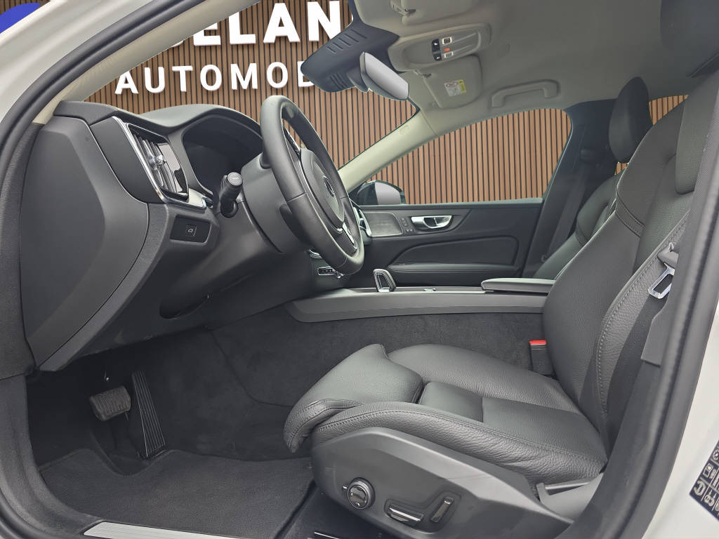 VOLVO V60 2.0 B4 Plus Dark-image-17
