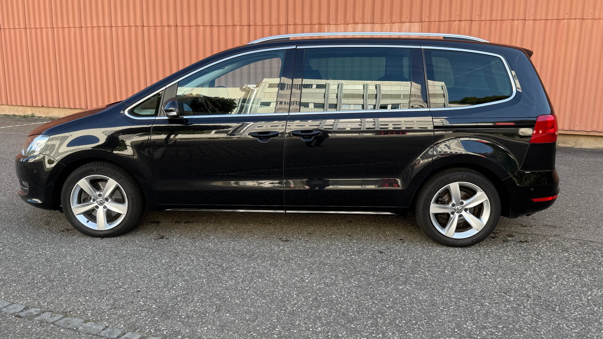 VW SHARAN-image-7