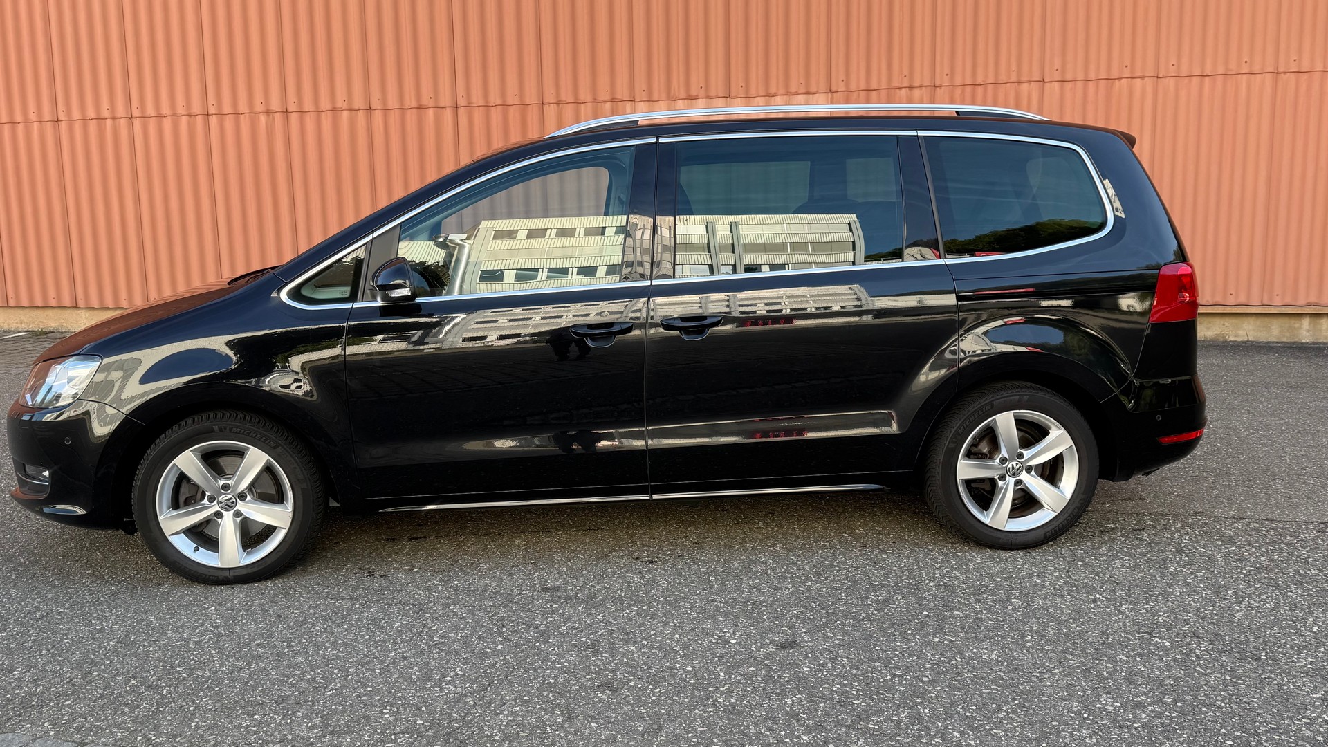 VW SHARAN-image-3