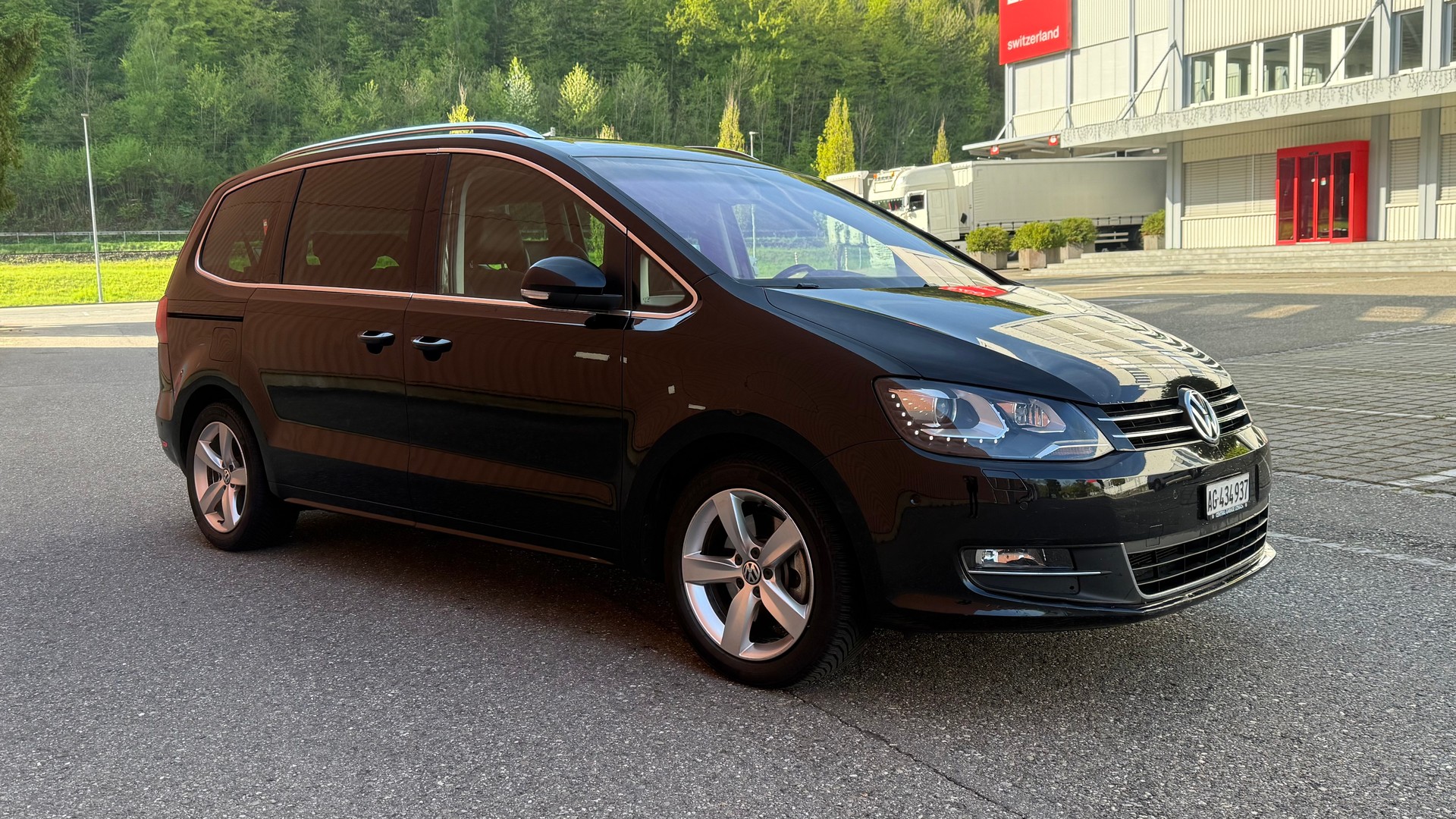 VW SHARAN-image-1
