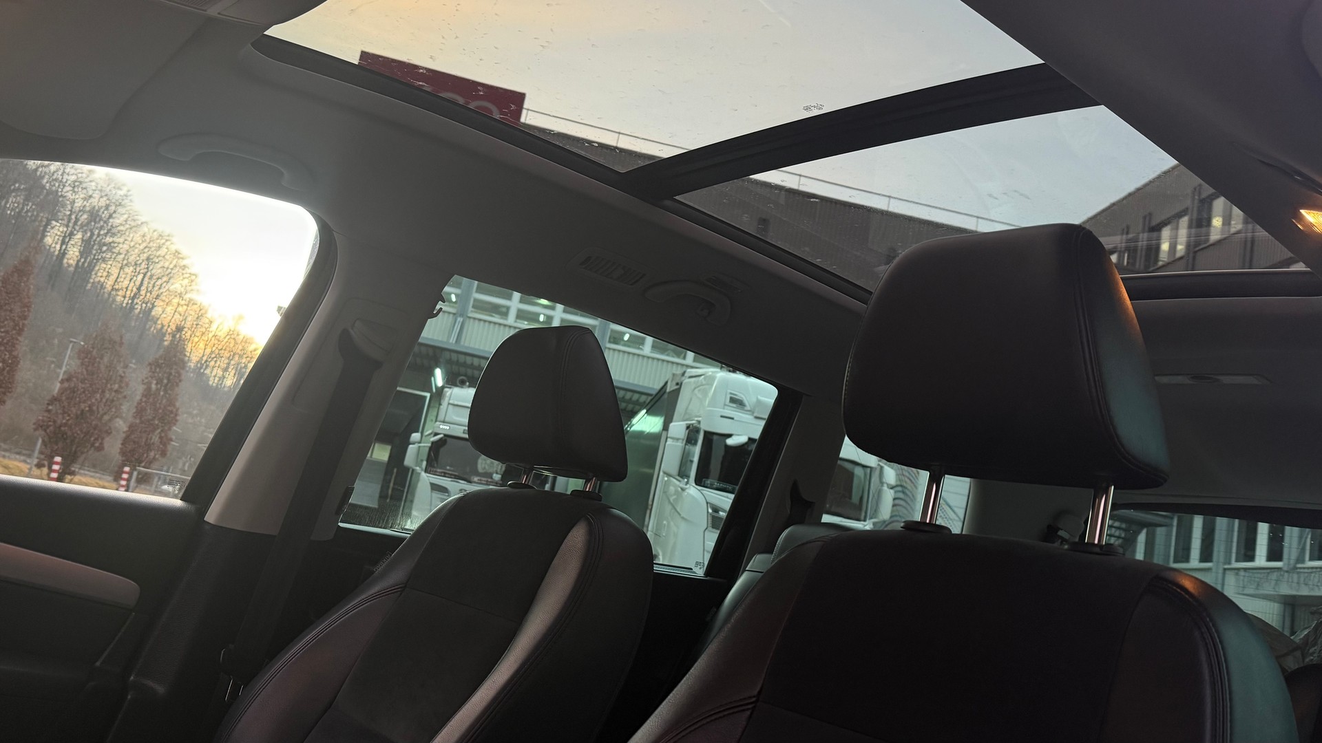 VW SHARAN-image-9