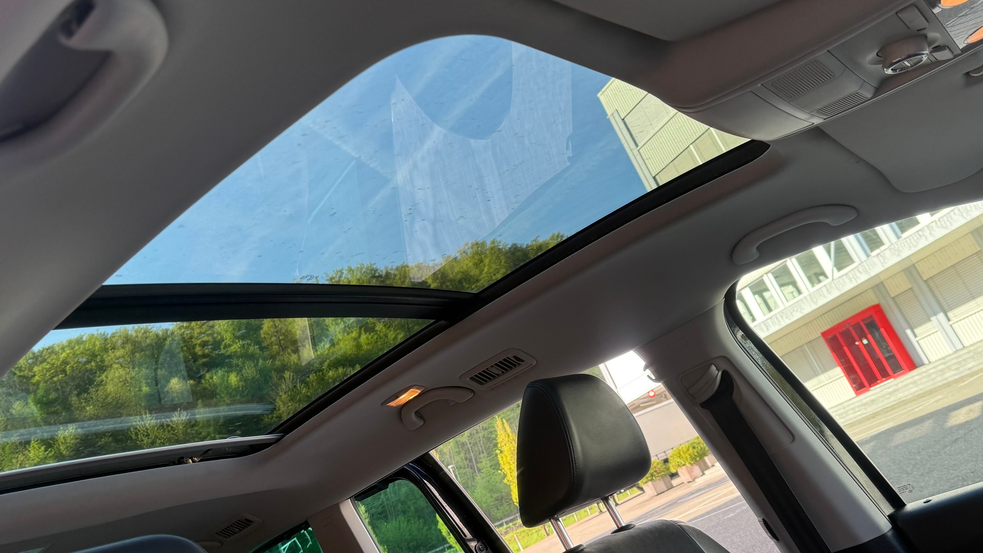 VW SHARAN-image-13