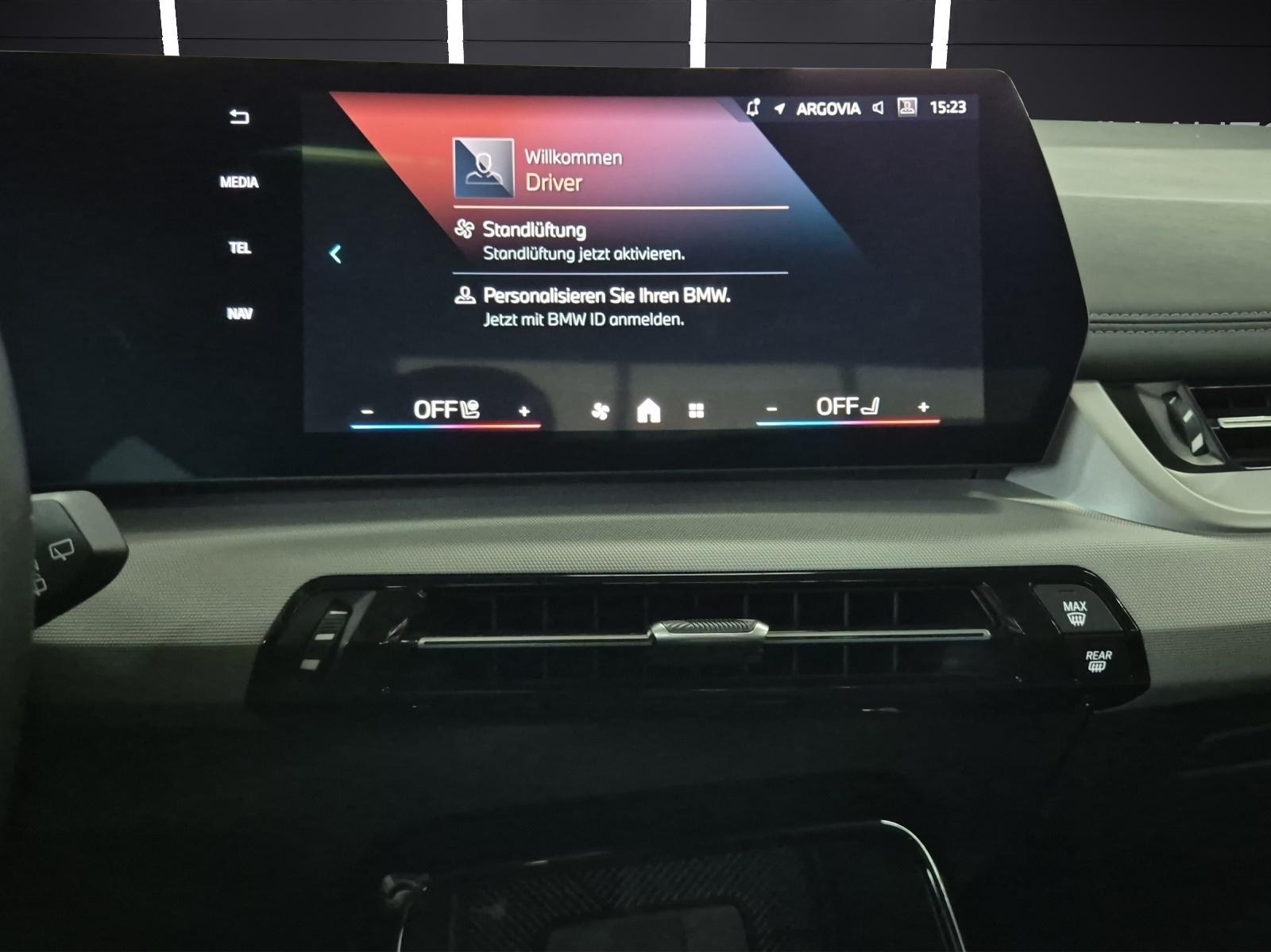 BMW 218d Active Tourer-image-17
