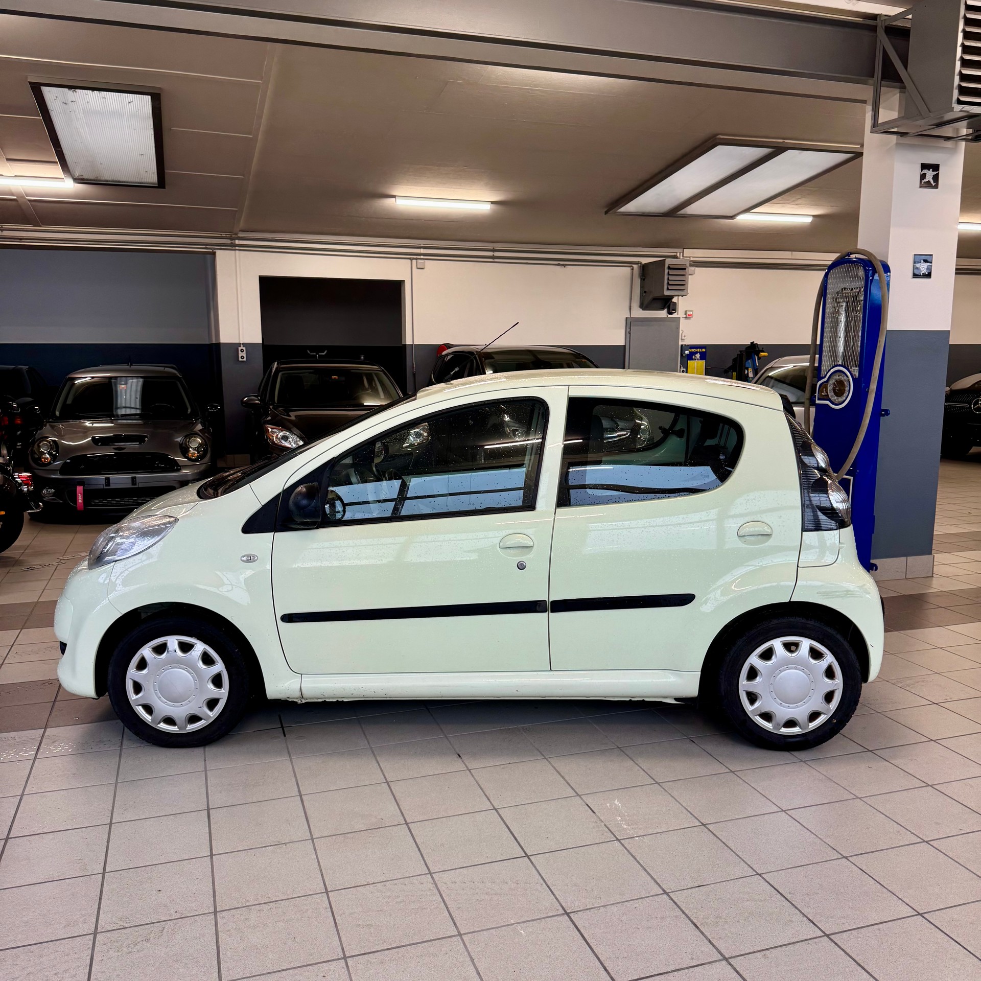 CITROEN C1 1.0i Chic (SX) SensoDrive-image-4