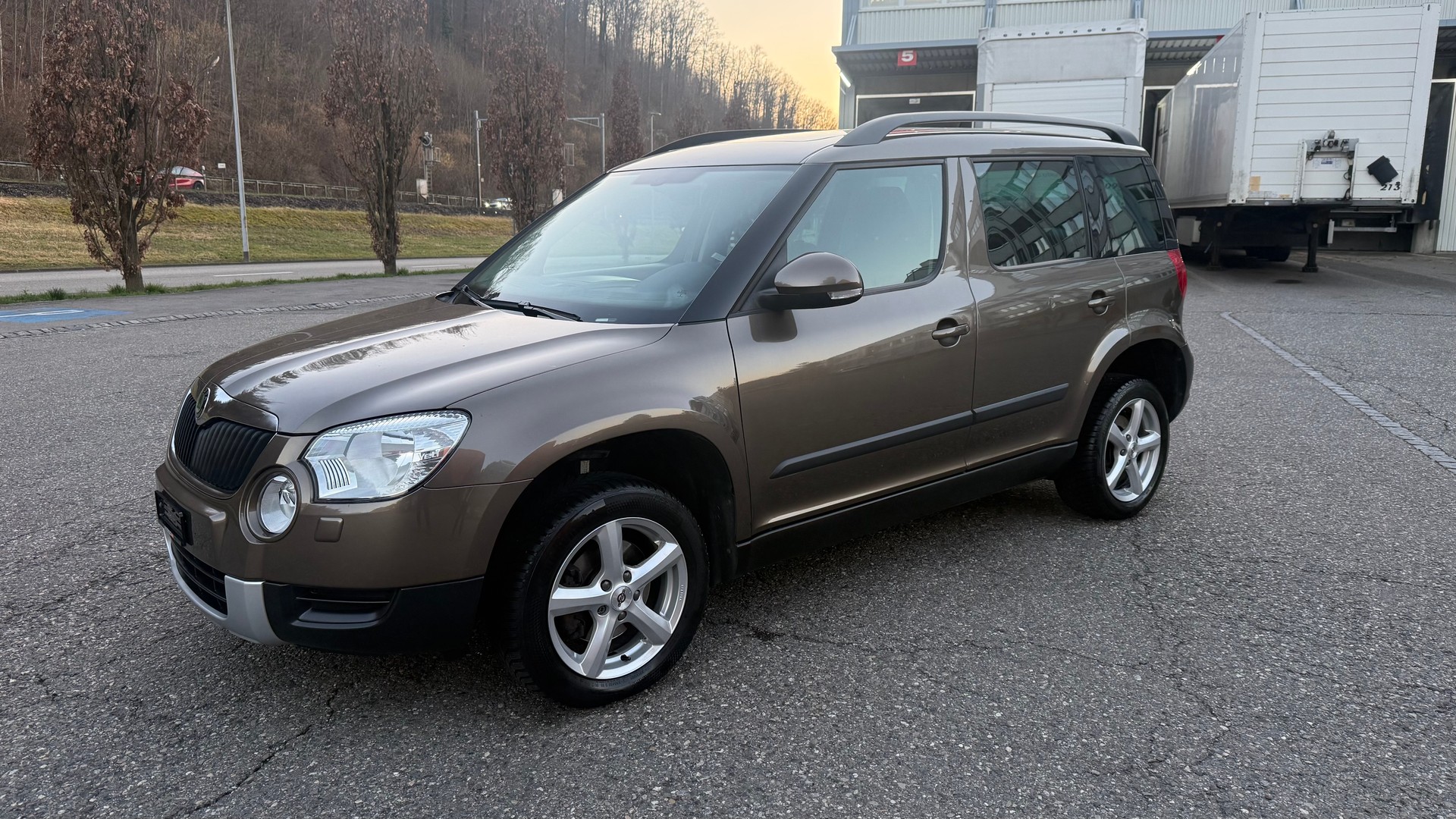 SKODA Yeti 1.8 TSI Ambition 4x4 ab MFK-image-2