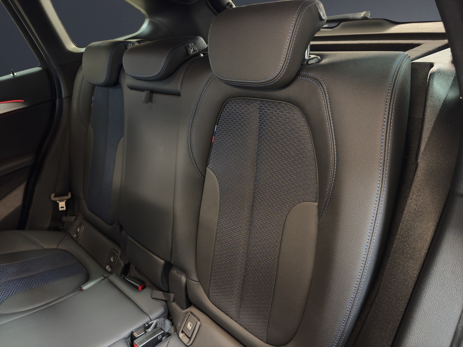 BMW X1 xDrive 18d M Sport-image-14