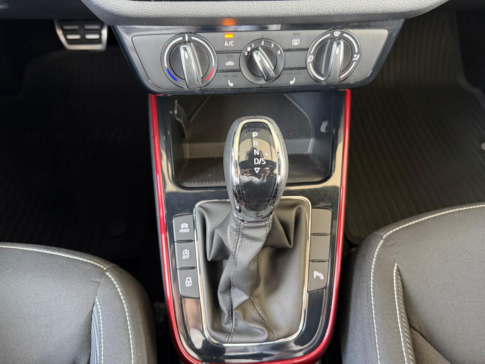 SKODA Fabia 1.0 TSI Monte Carlo DSG-image-9