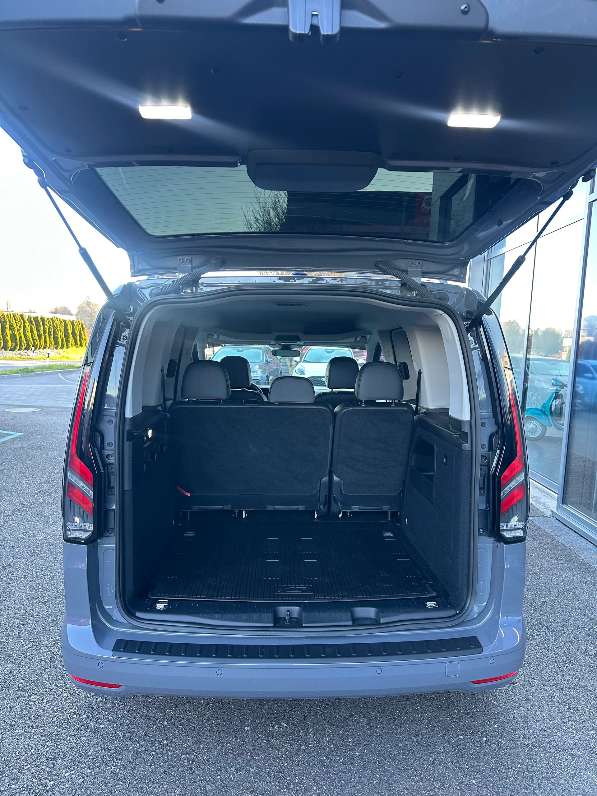 FORD TOURNEO Connect 2.0 EcoBlue 122 Sport 4x4-image-5
