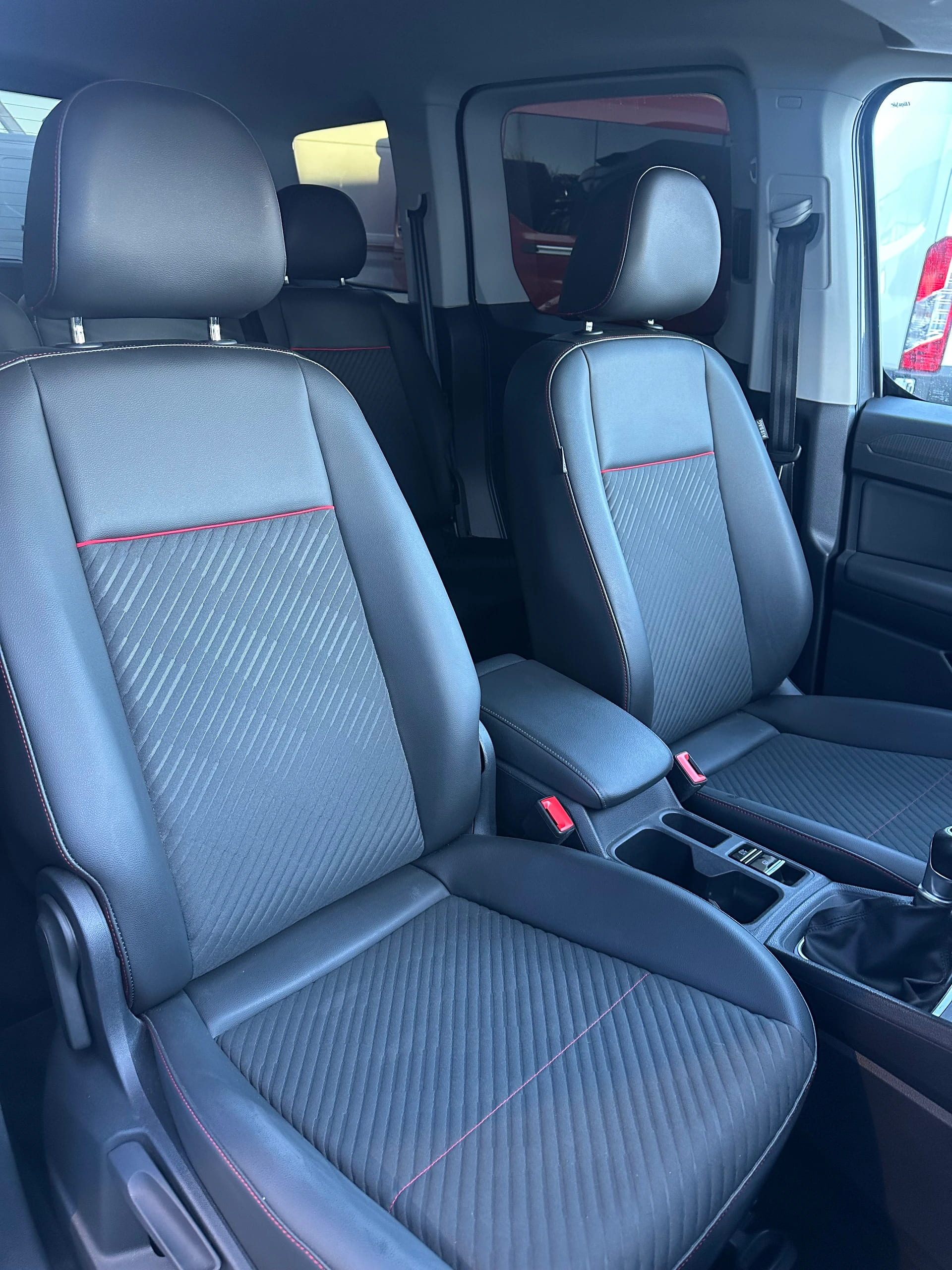 FORD TOURNEO Connect 2.0 EcoBlue 122 Sport 4x4-image-12