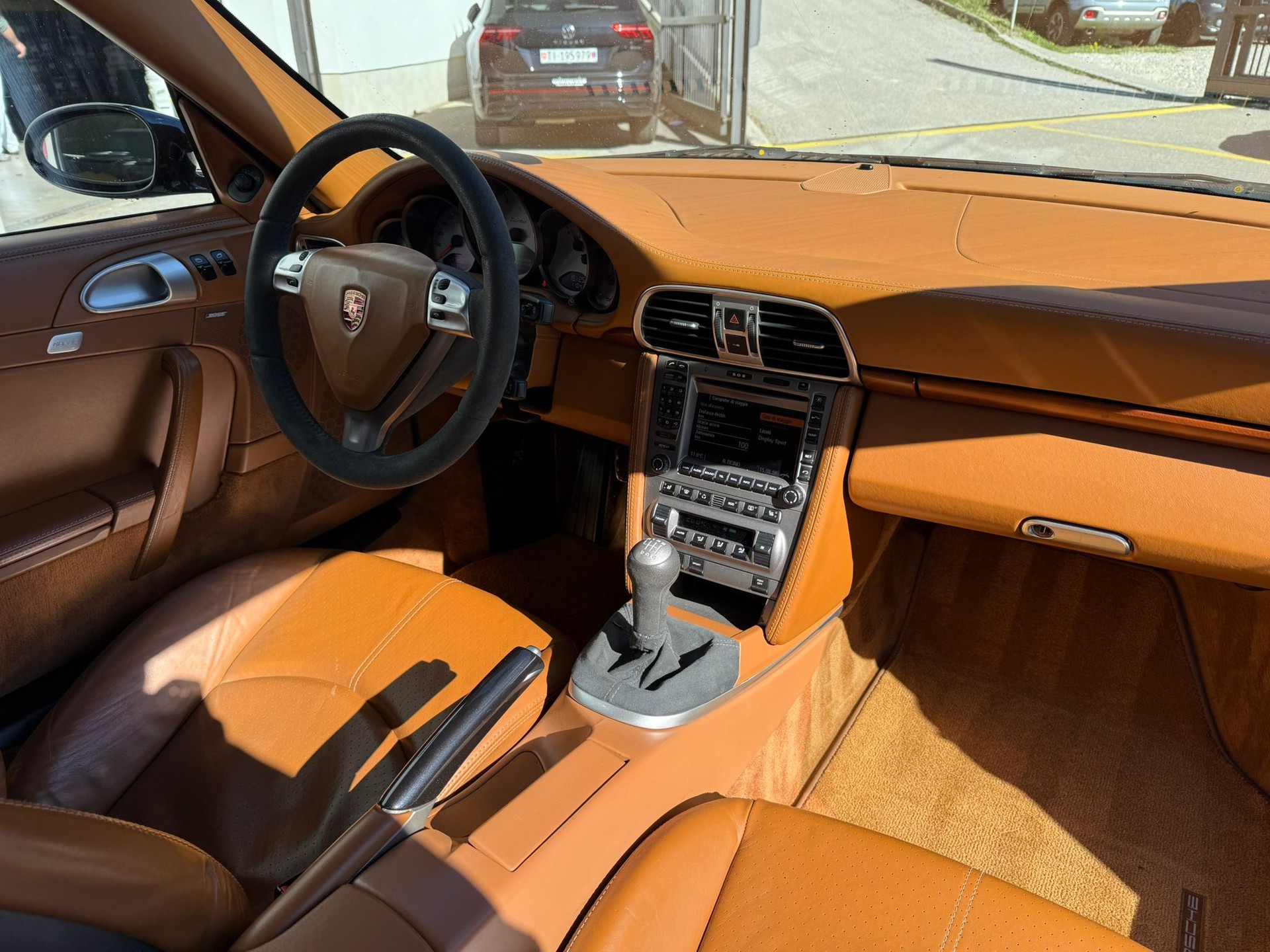 PORSCHE 911 Turbo Coupé-image-12