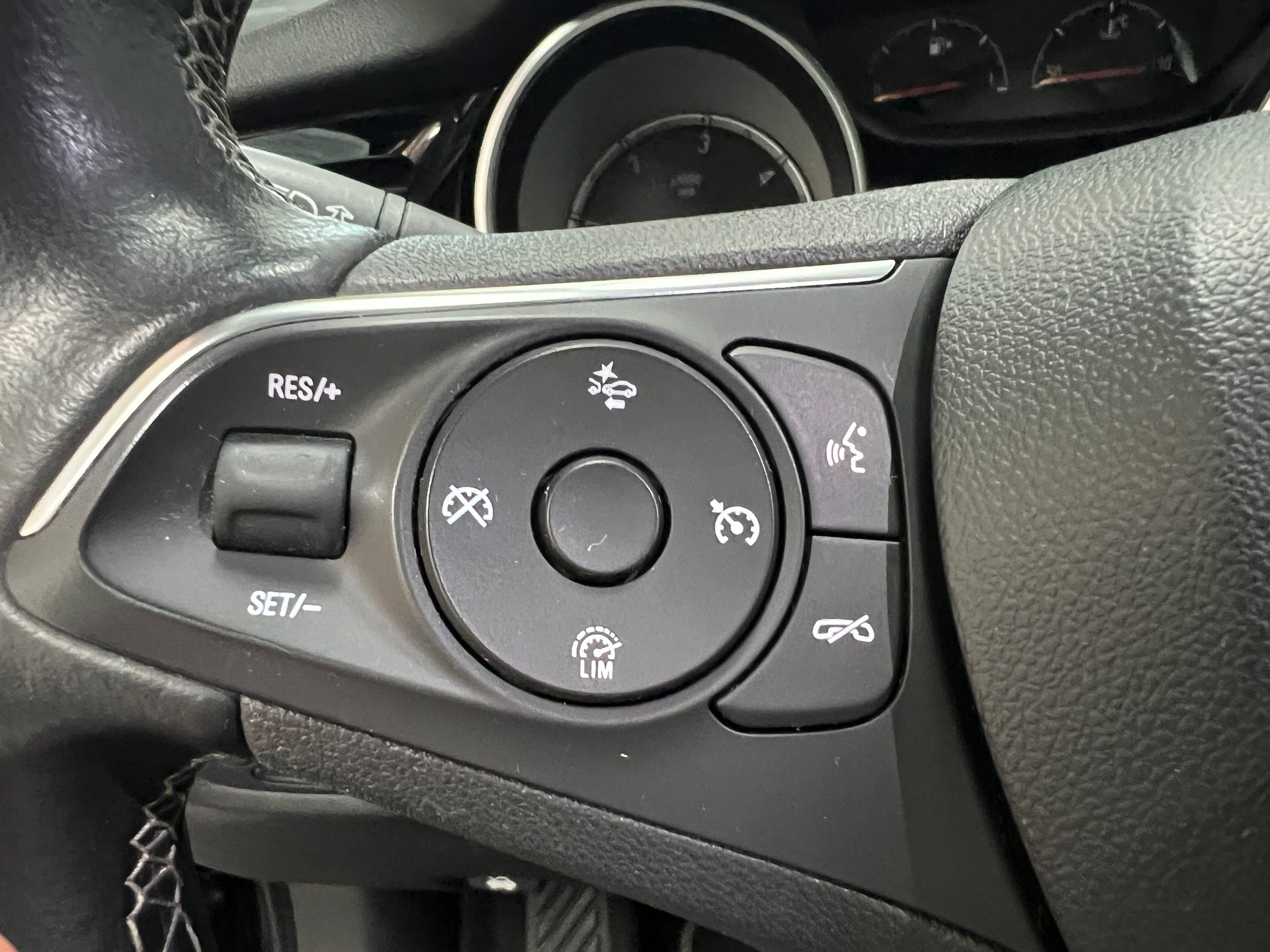 OPEL Insignia 2.0 CDTI Sports Tourer Excellence Automatic-image-13