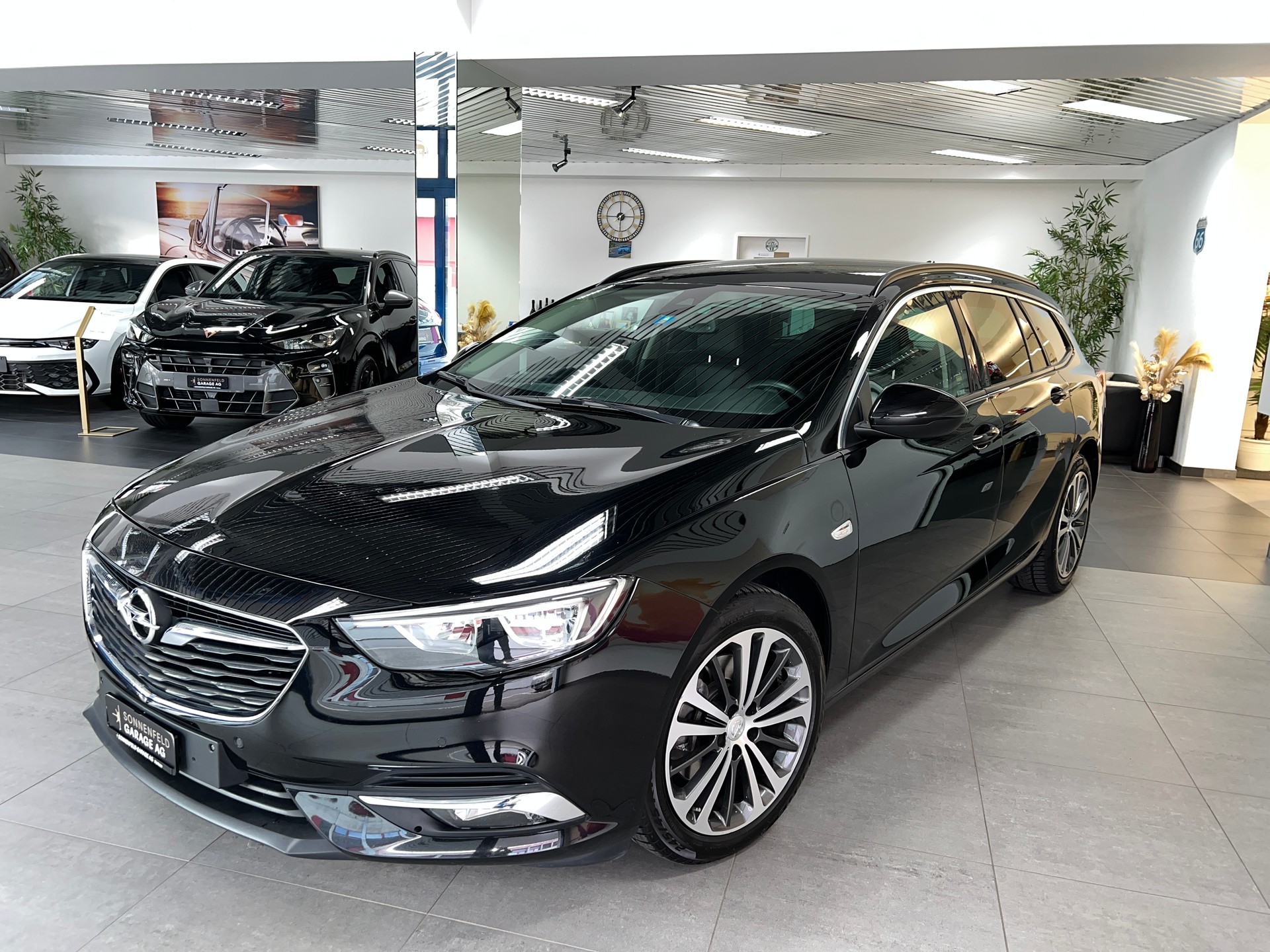 OPEL Insignia 2.0 CDTI Sports Tourer Excellence Automatic-image-2
