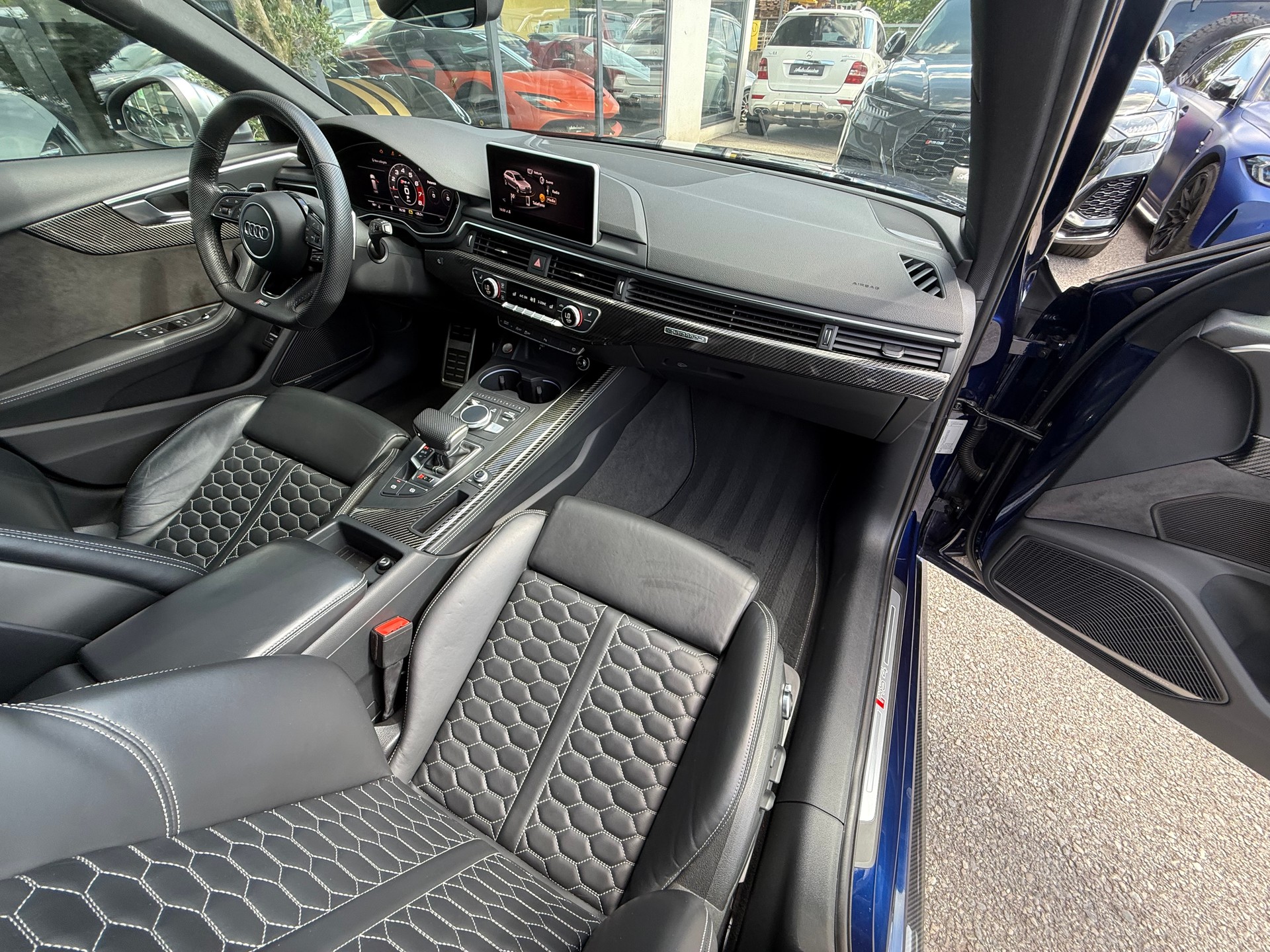 AUDI RS4 Avant 2.9 TFSI quattro tiptronic-image-11