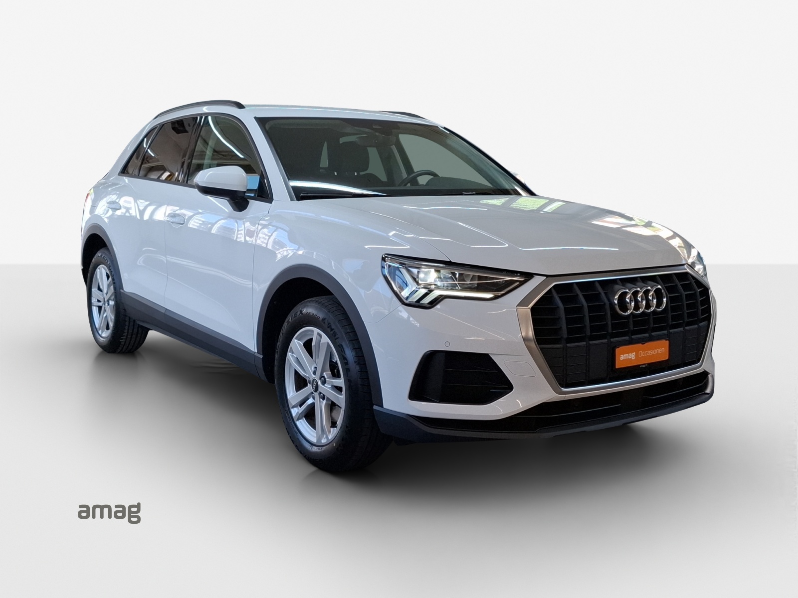AUDI Q3 35 TFSI Attraction S-tronic-image-5